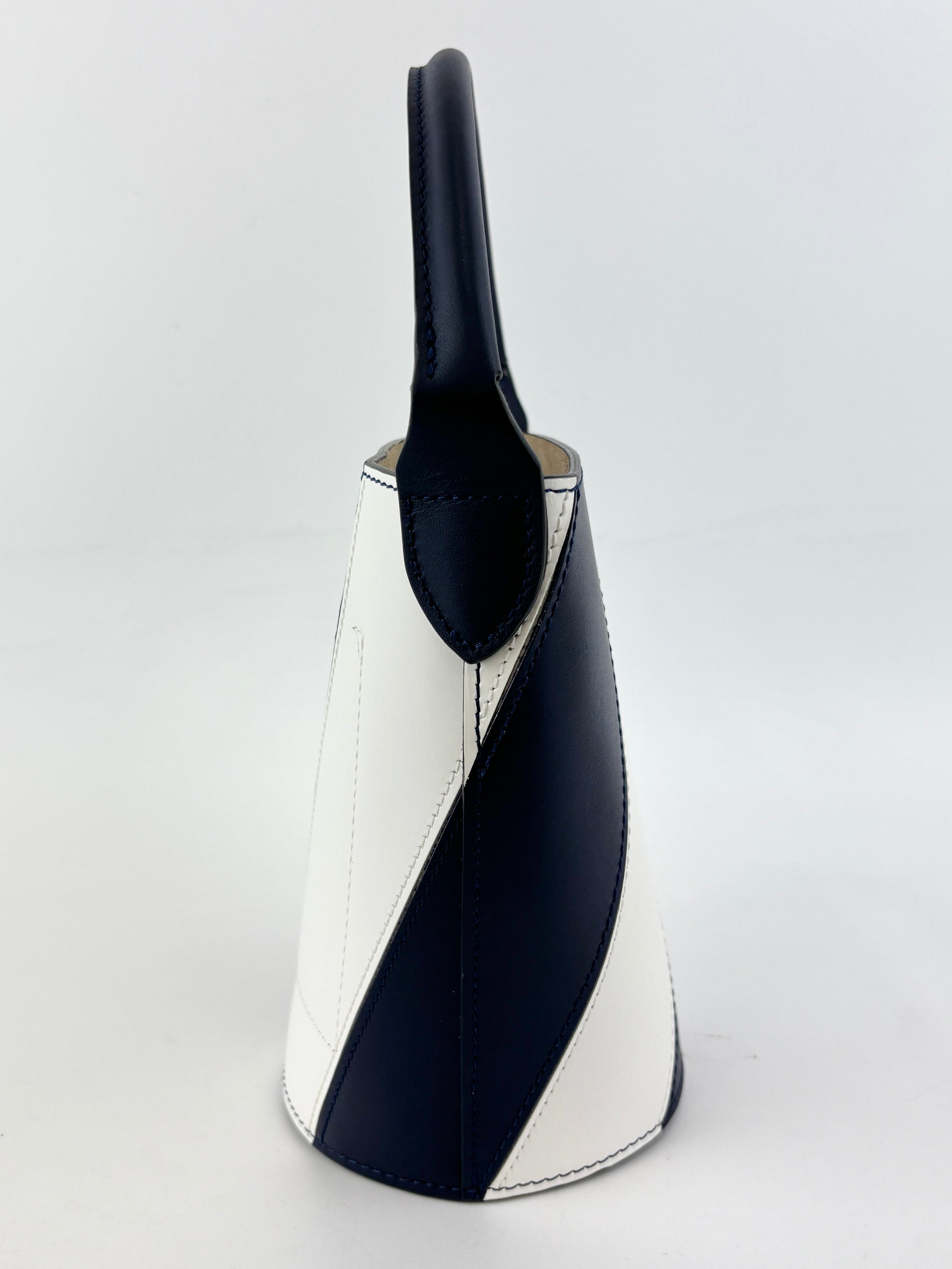Epure Bucket Bag Navy and White