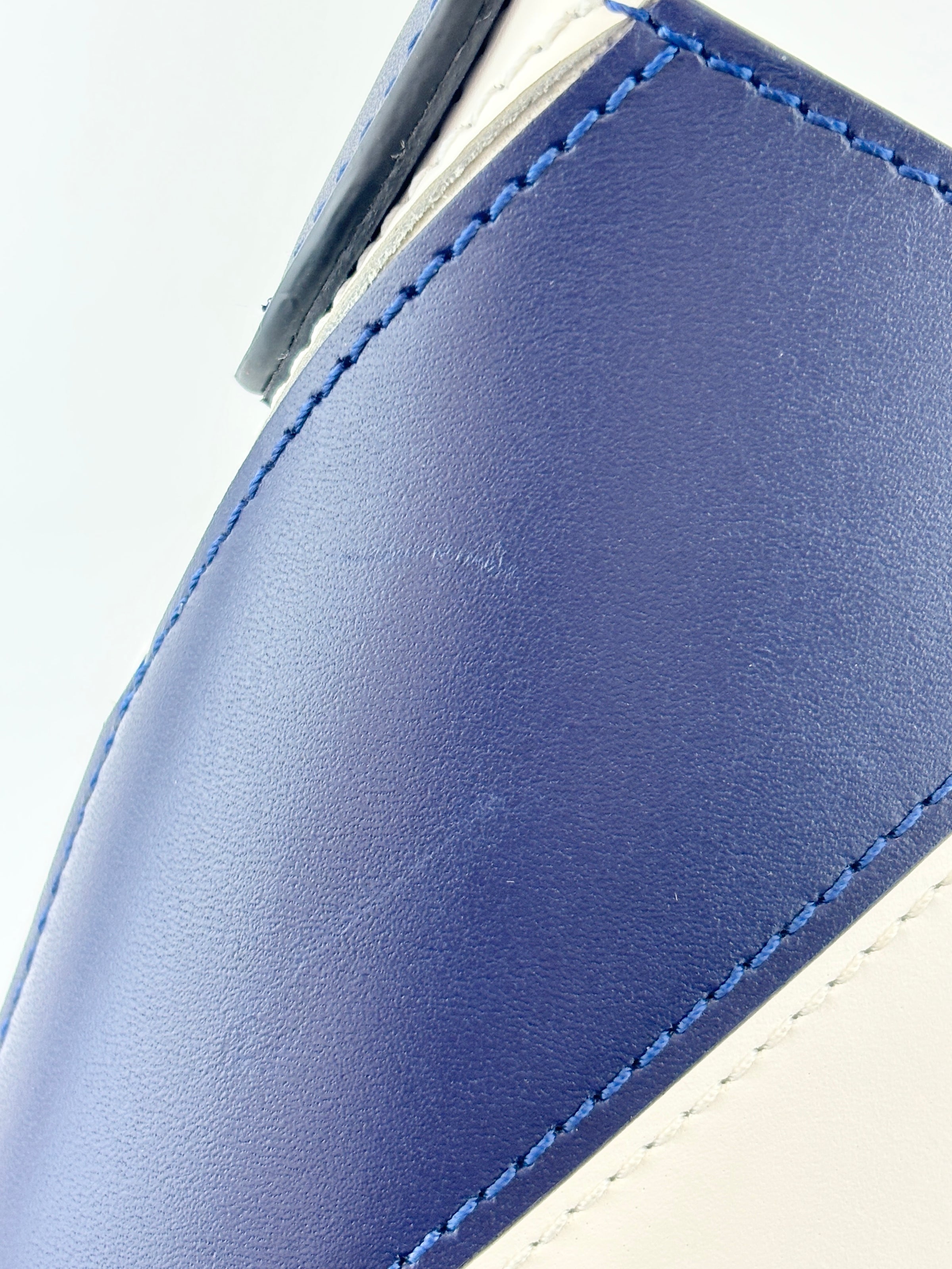 Epure Bucket Bag Navy and White