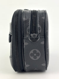 M82542 Alpha Wearable Wallet Monogram Eclipse - Glampot
