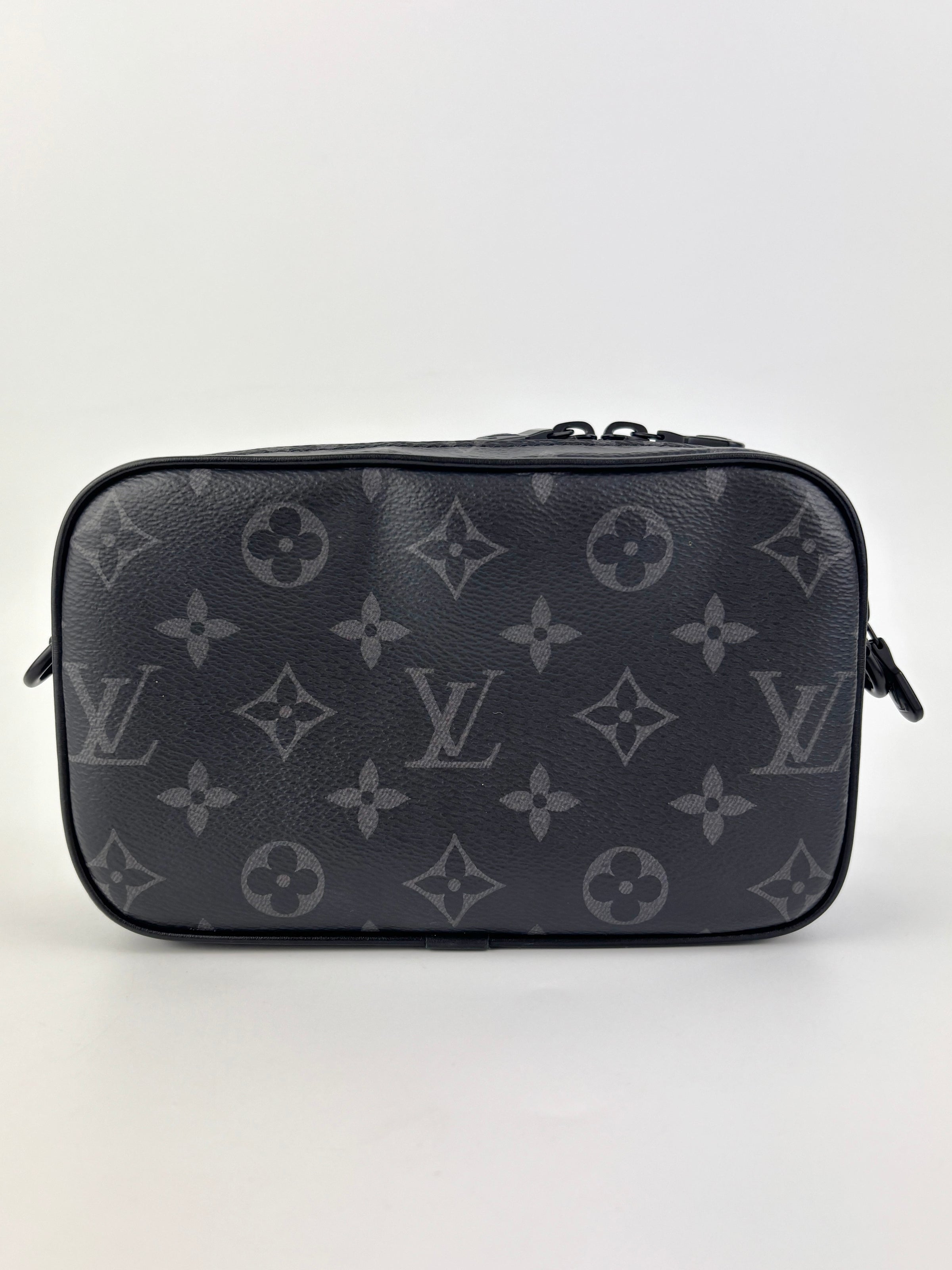 M82542 Alpha Wearable Wallet Monogram Eclipse - Glampot