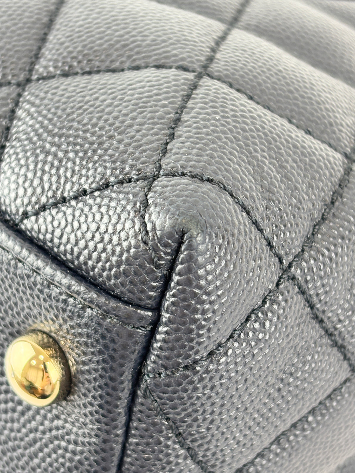 29cm Medium Coco Handle in Navy Caviar GHW