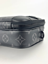 M82542 Alpha Wearable Wallet Monogram Eclipse - Glampot