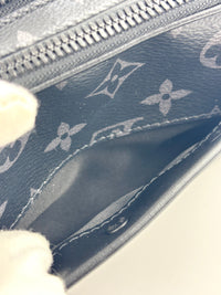 M82542 Alpha Wearable Wallet Monogram Eclipse - Glampot