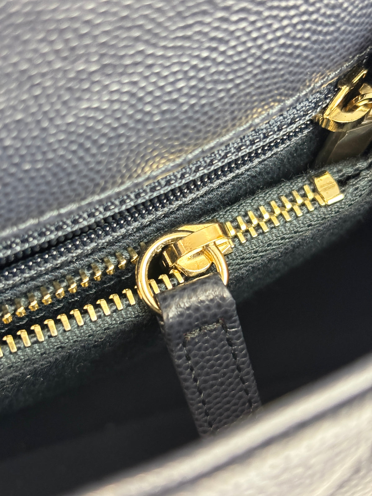 29cm Medium Coco Handle in Navy Caviar GHW
