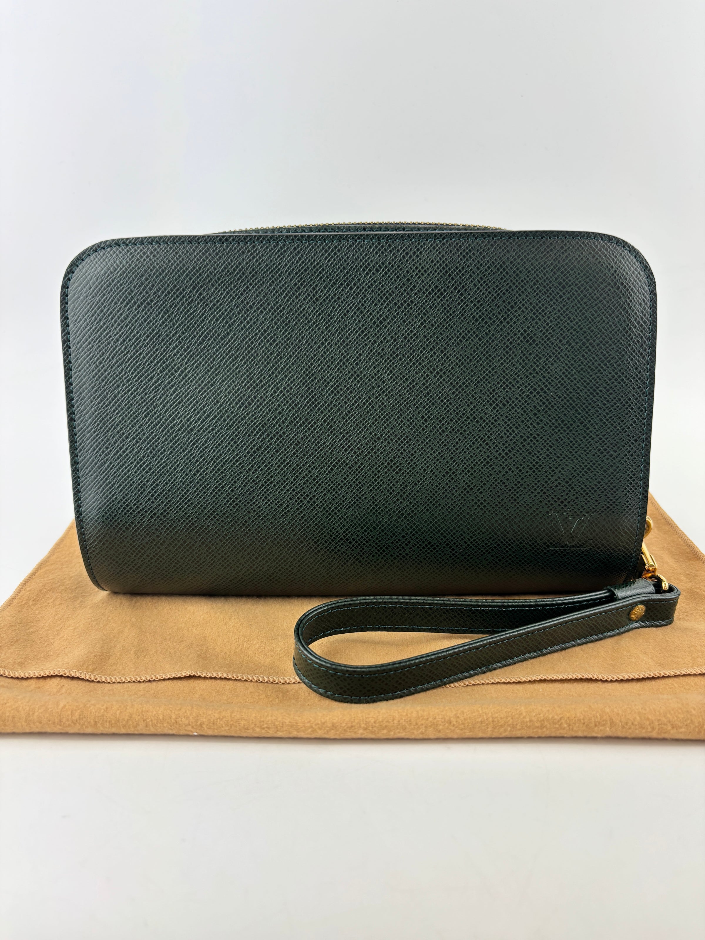 M30182 Baikal Clutch Ardoise/Green Taiga Leather GHW