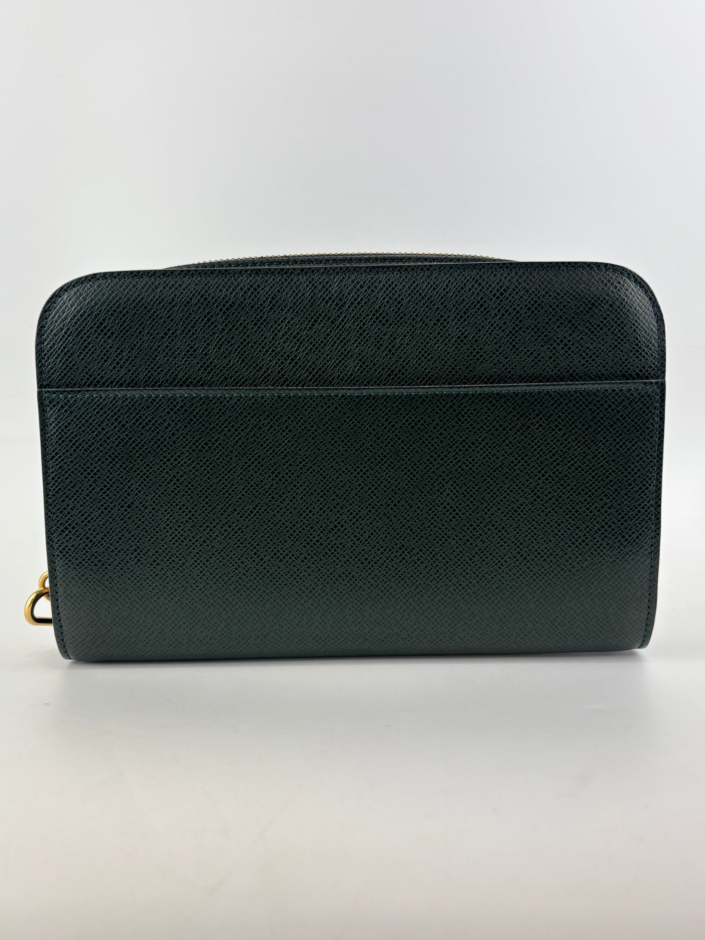 M30182 Baikal Clutch Ardoise/Green Taiga Leather GHW