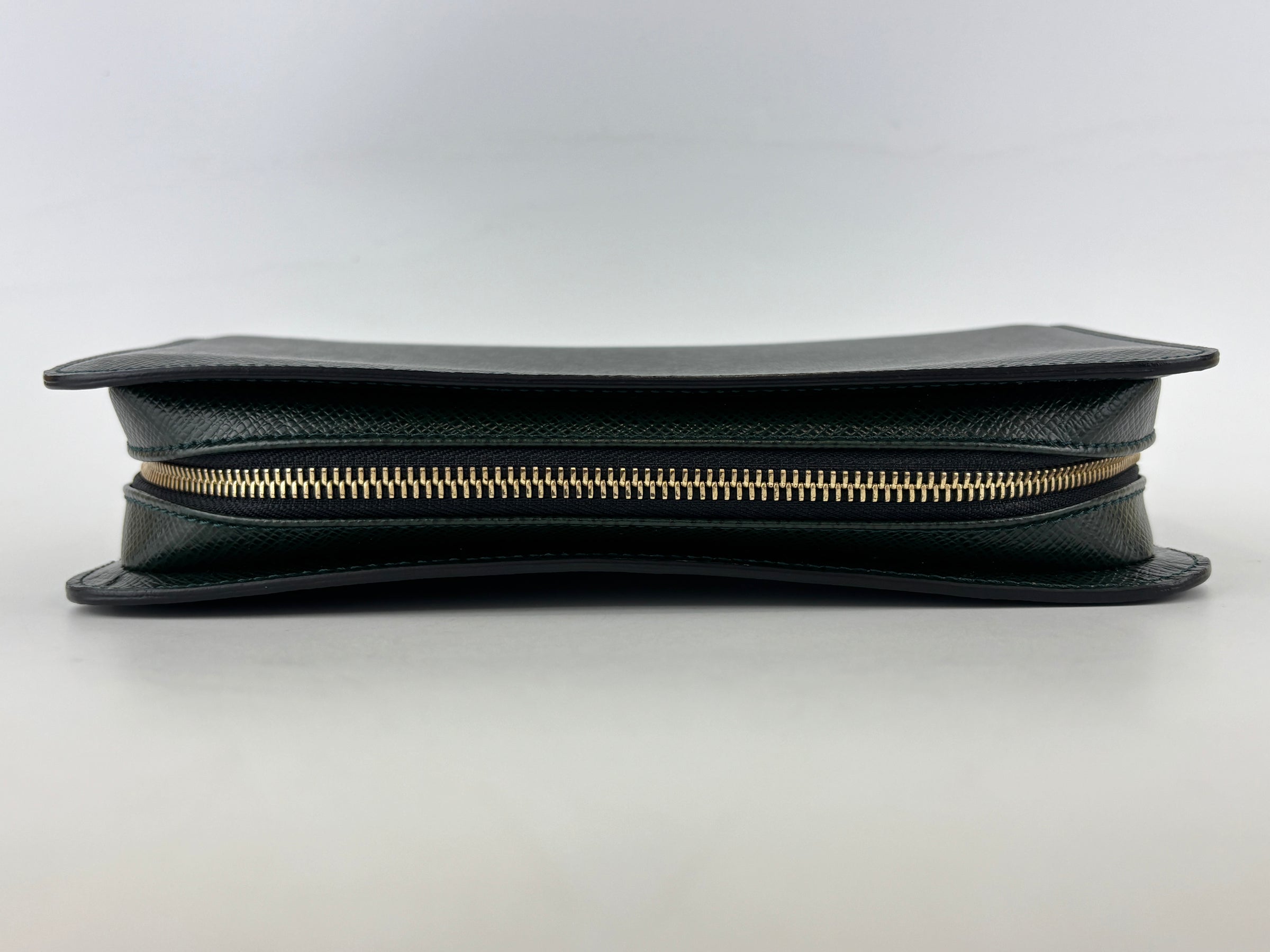 M30182 Baikal Clutch Ardoise/Green Taiga Leather GHW
