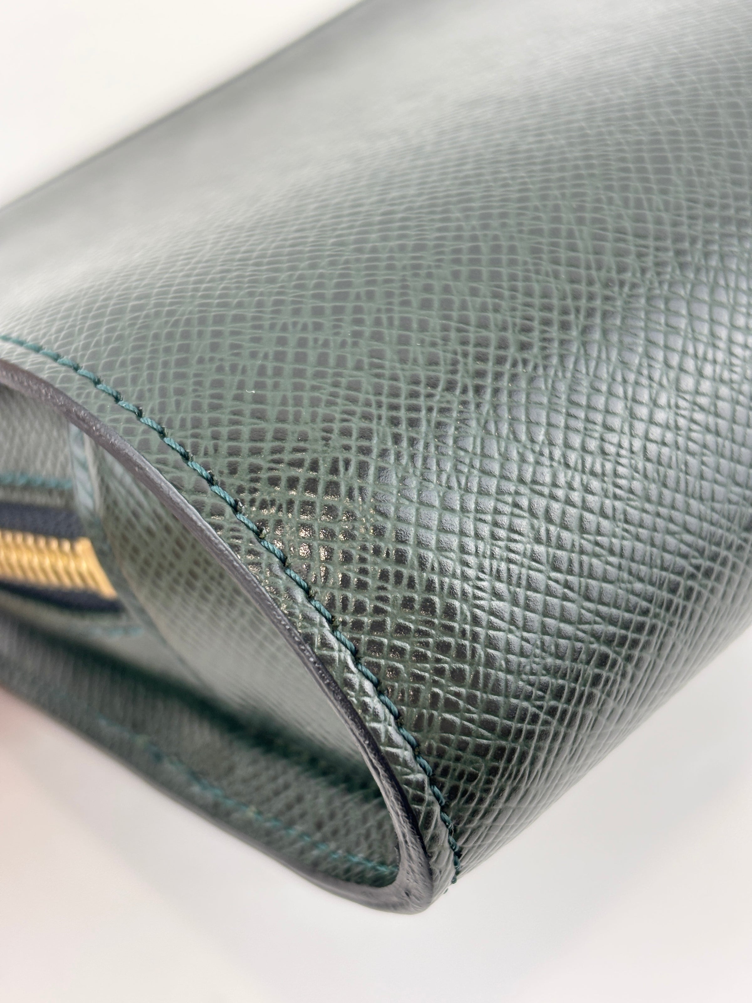 M30182 Baikal Clutch Ardoise/Green Taiga Leather GHW