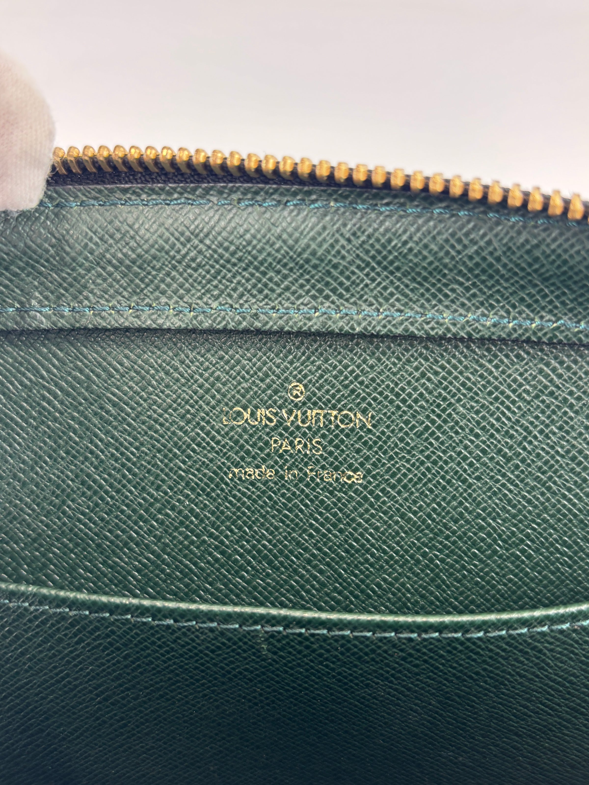M30182 Baikal Clutch Ardoise/Green Taiga Leather GHW