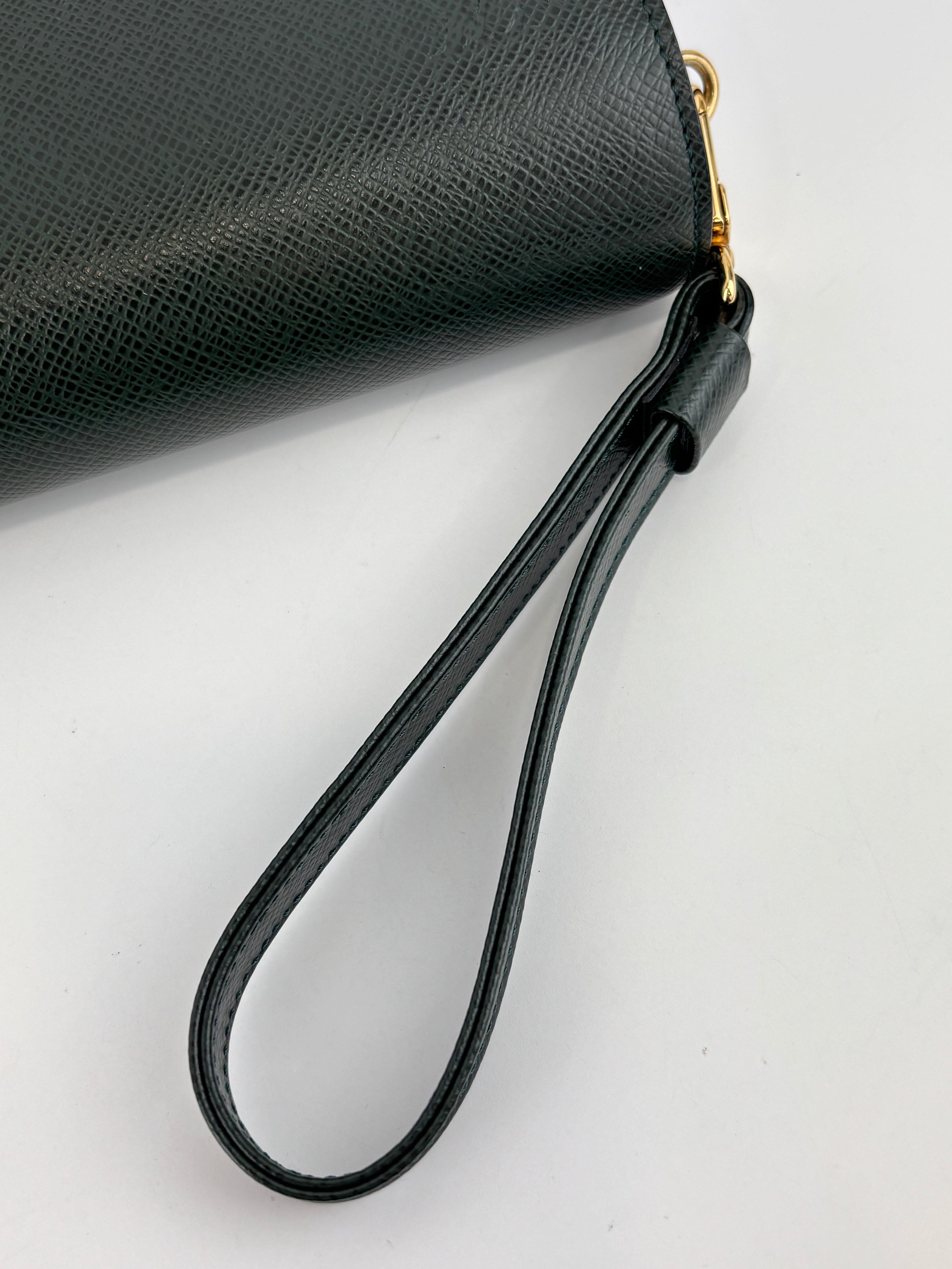 M30182 Baikal Clutch Ardoise/Green Taiga Leather GHW