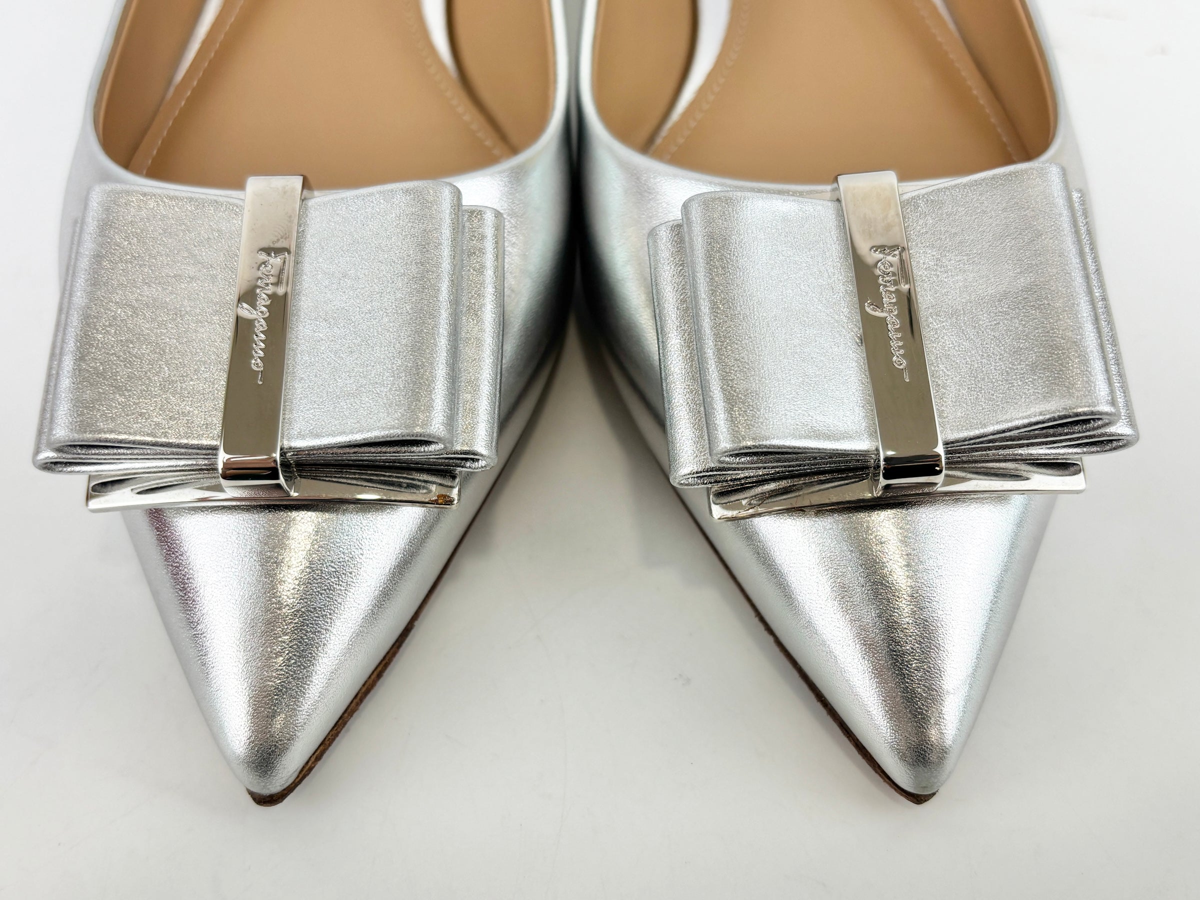 Zeri Pointed Toe Flat Metallic Silver Calfskin Size 38.5