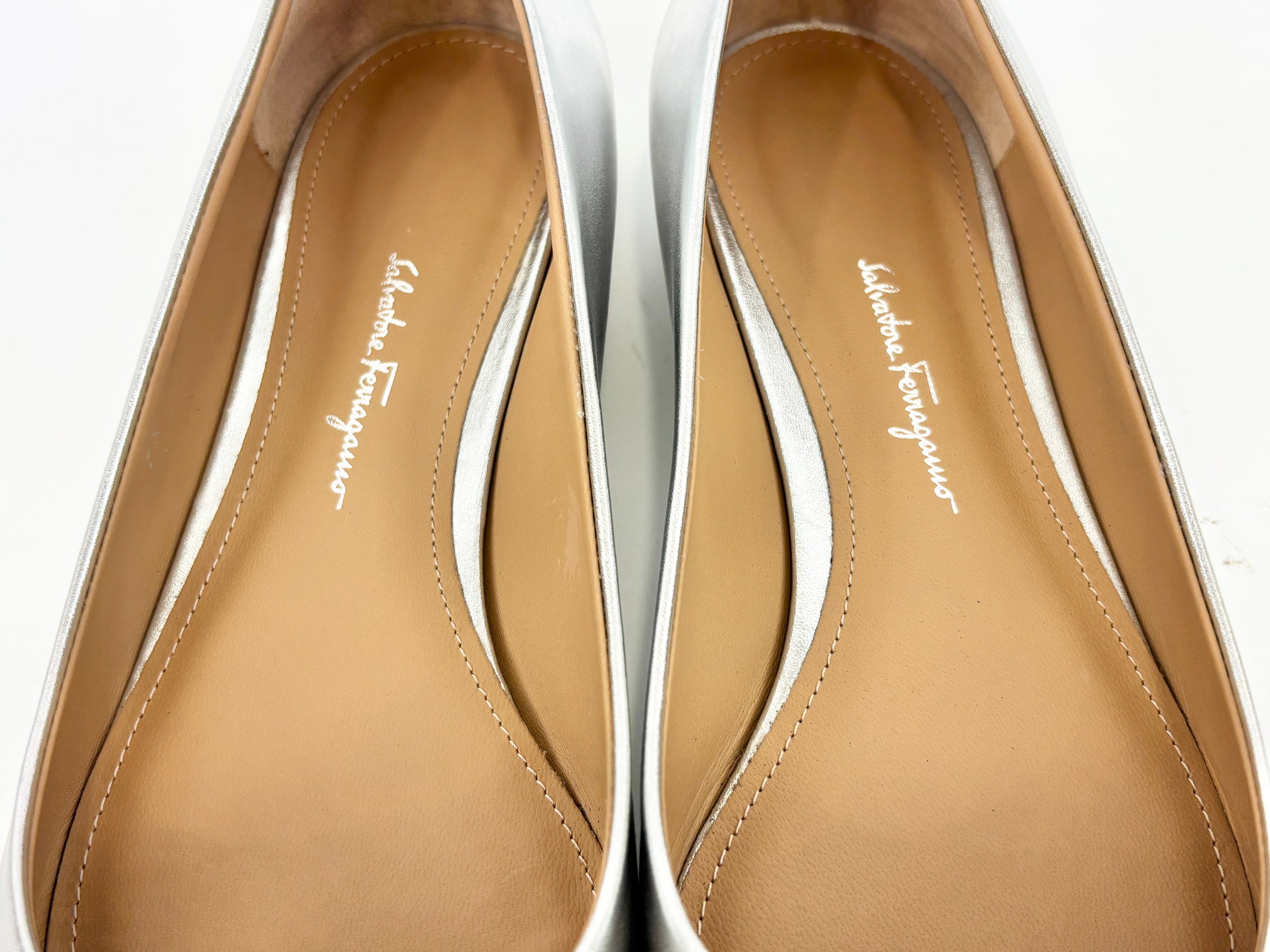 Zeri Pointed Toe Flat Metallic Silver Calfskin Size 38.5