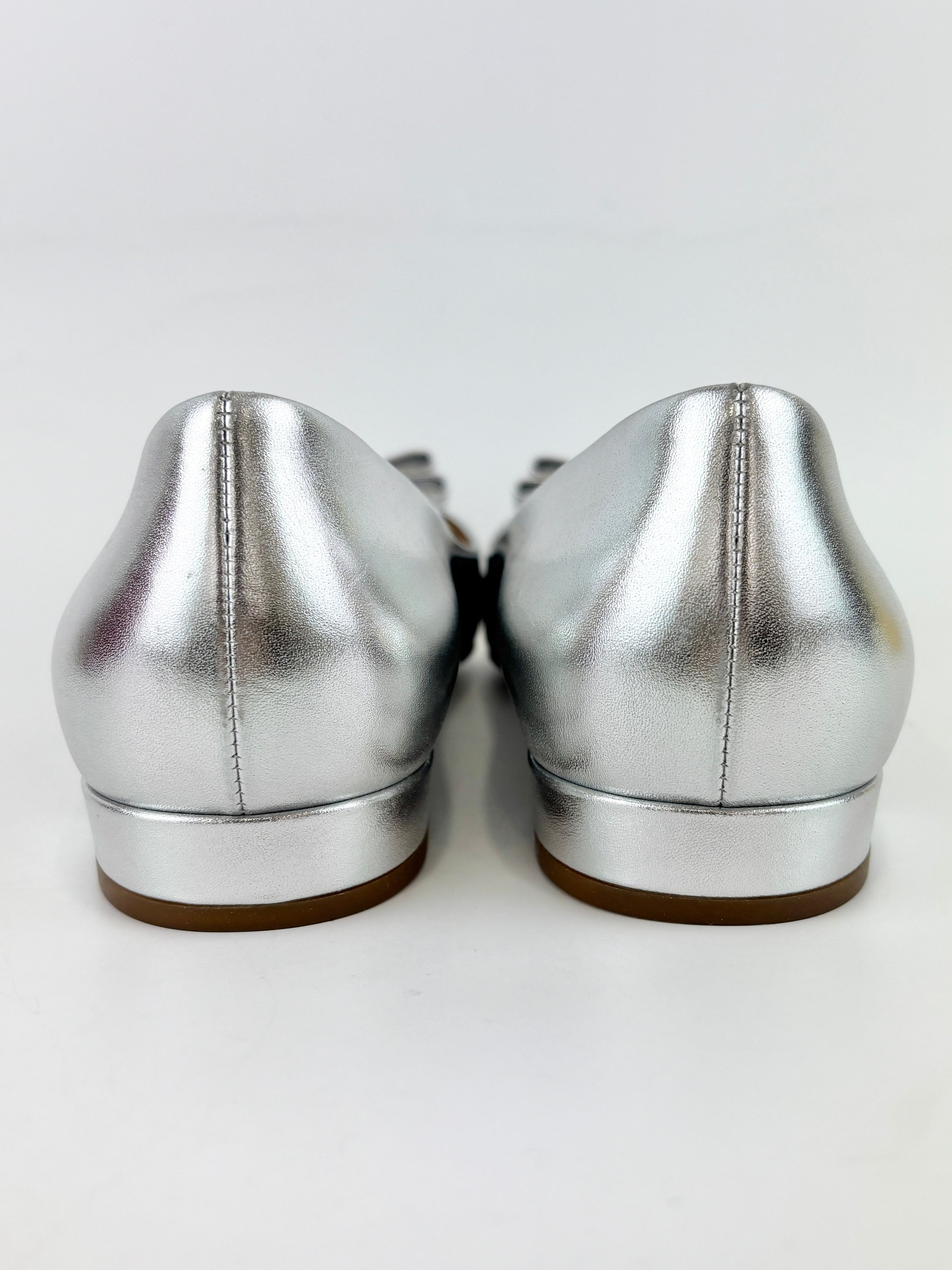 Zeri Pointed Toe Flat Metallic Silver Calfskin Size 38.5
