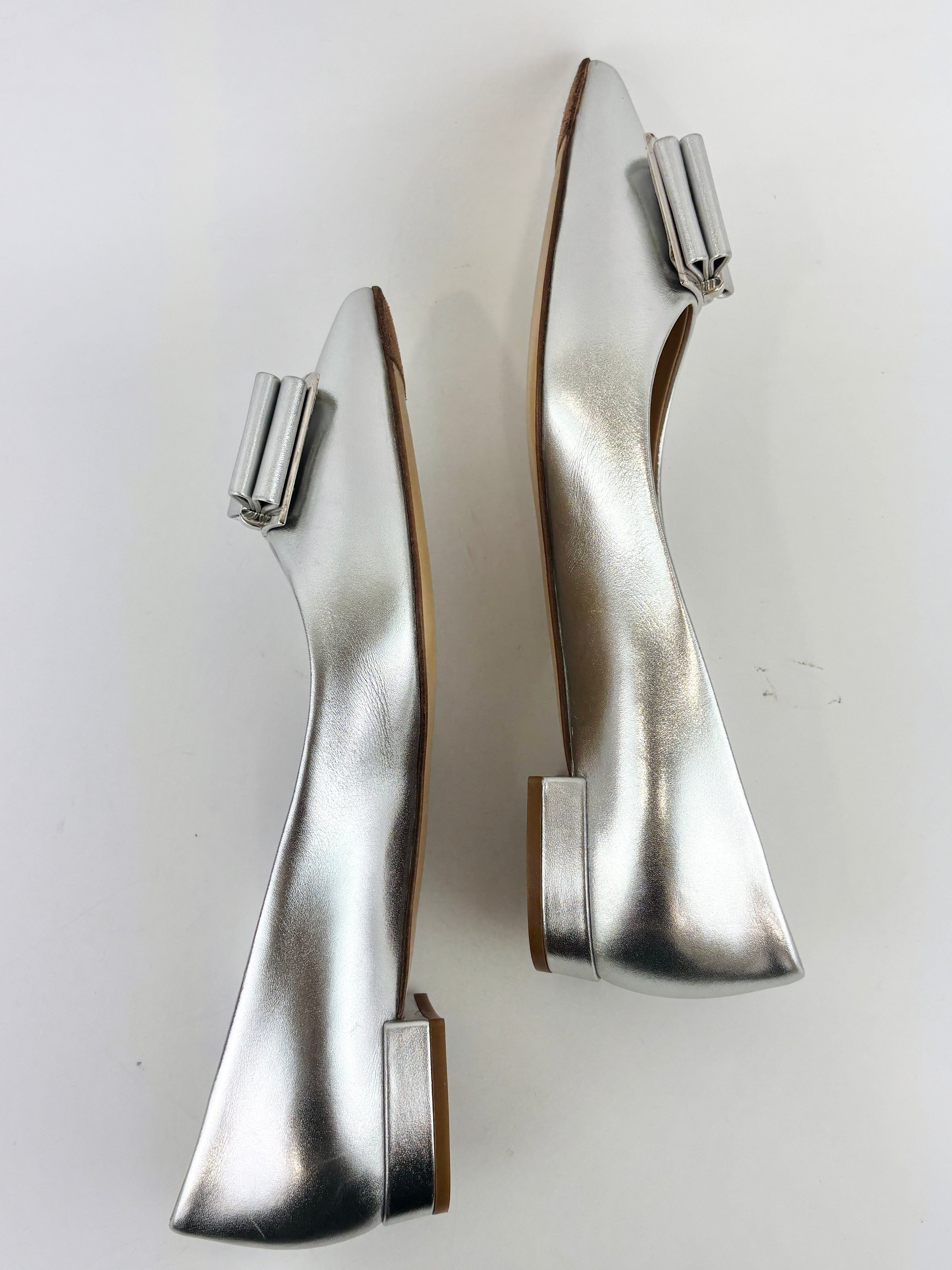 Zeri Pointed Toe Flat Metallic Silver Calfskin Size 38.5