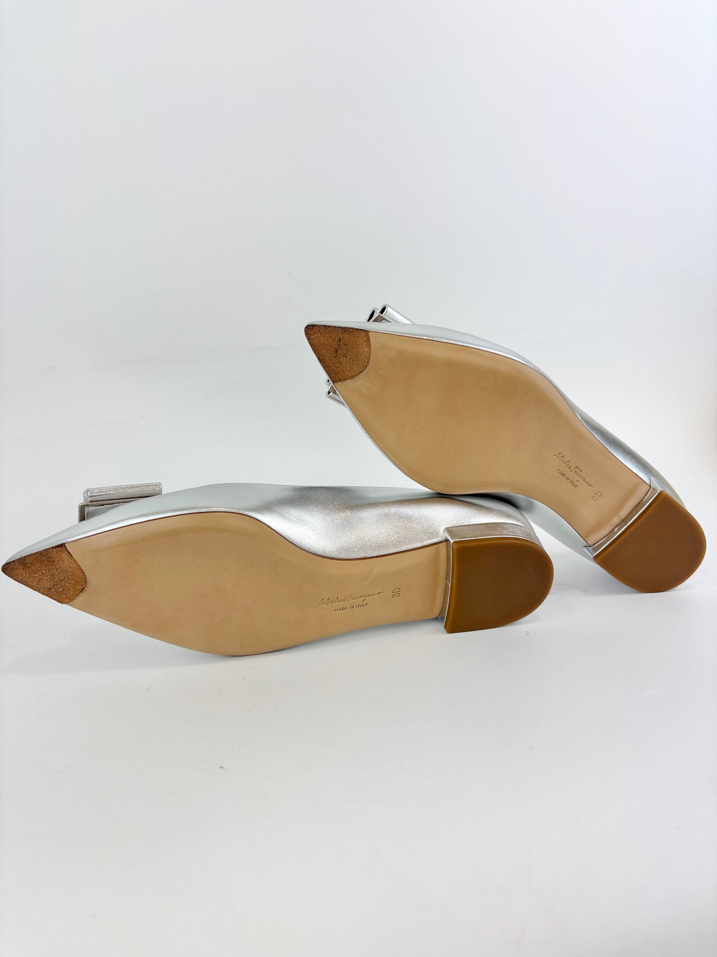 Zeri Pointed Toe Flat Metallic Silver Calfskin Size 38.5