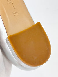 Zeri Pointed Toe Flat Metallic Silver Calfskin Size 38.5