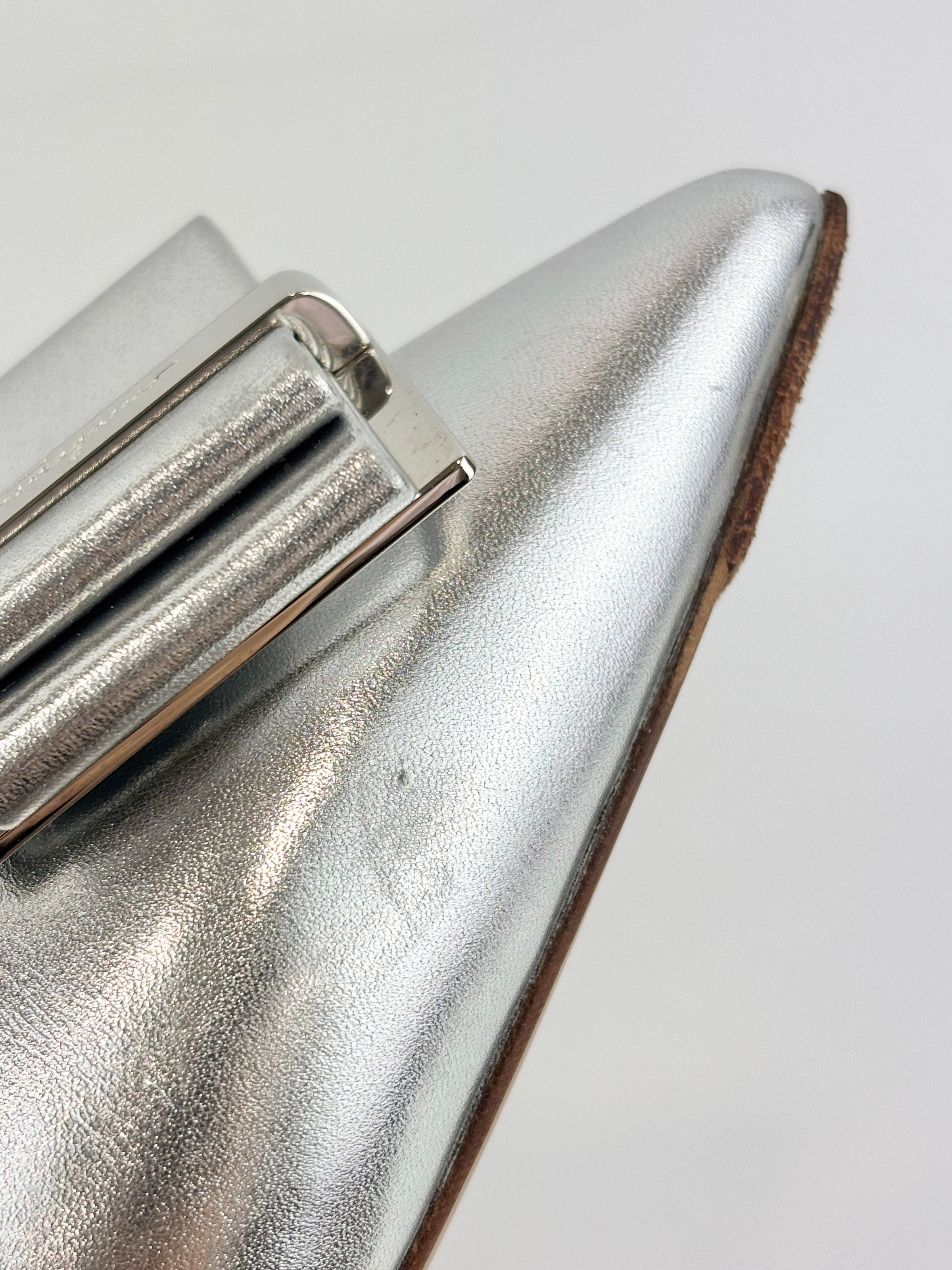Zeri Pointed Toe Flat Metallic Silver Calfskin Size 38.5