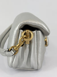 C7876 Pillow Tabby 18 Shoulder Bag in Metallic Silver
