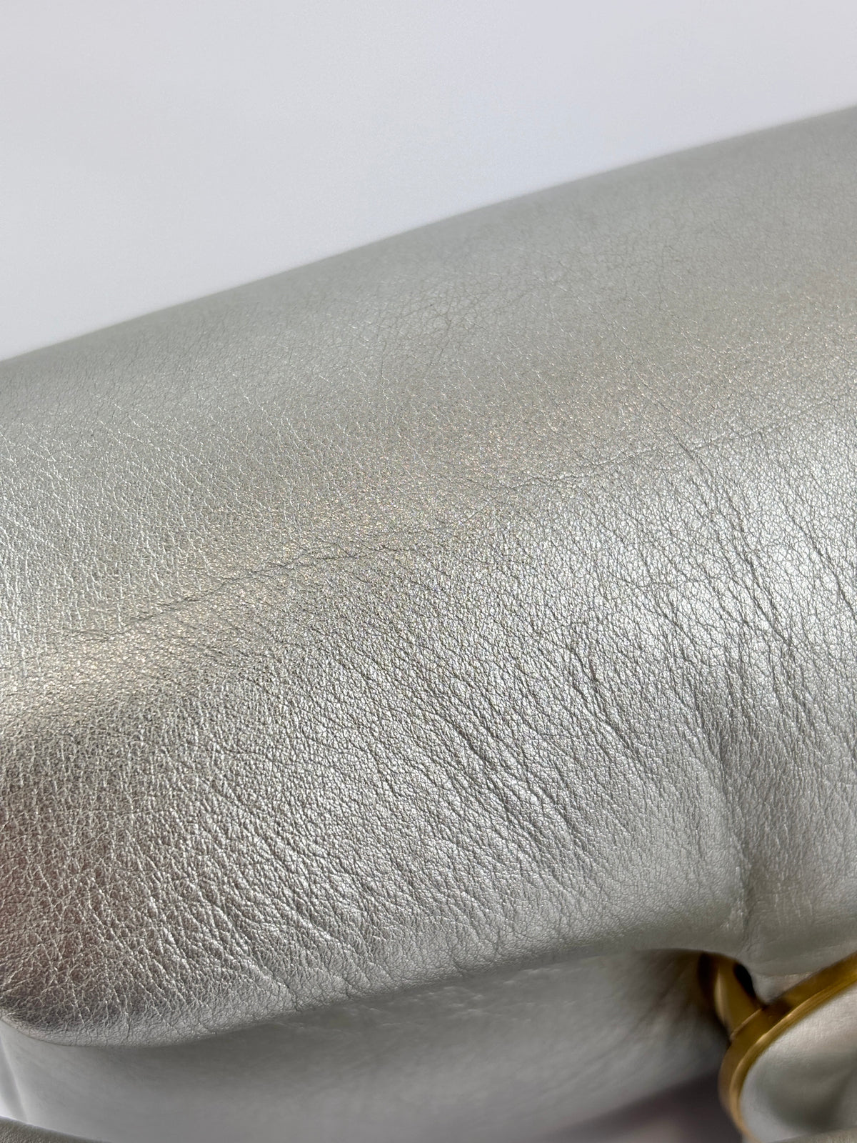 C7876 Pillow Tabby 18 Shoulder Bag in Metallic Silver