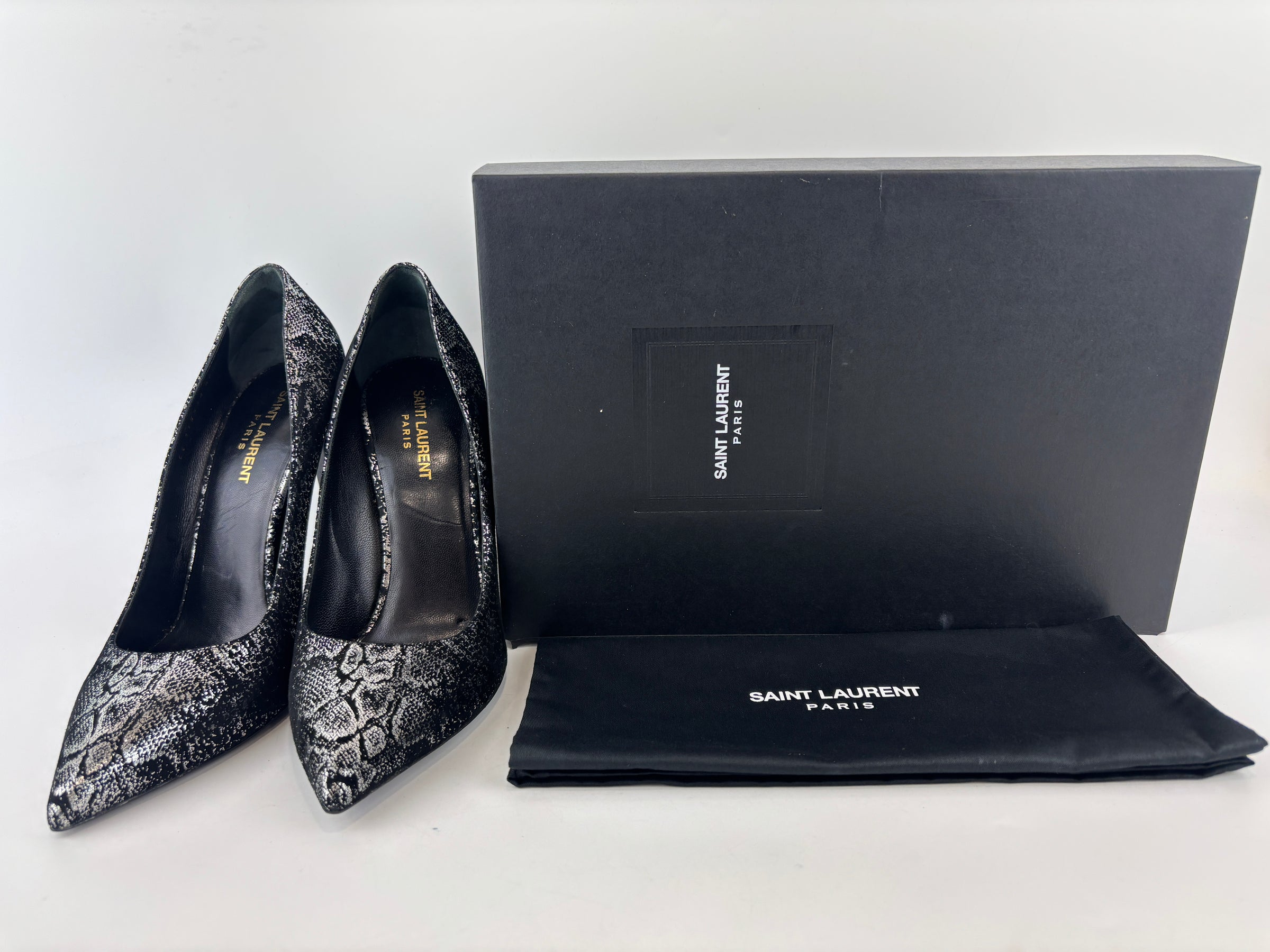 Suede Foil Print Pumps in Black / Silver Size 40.5