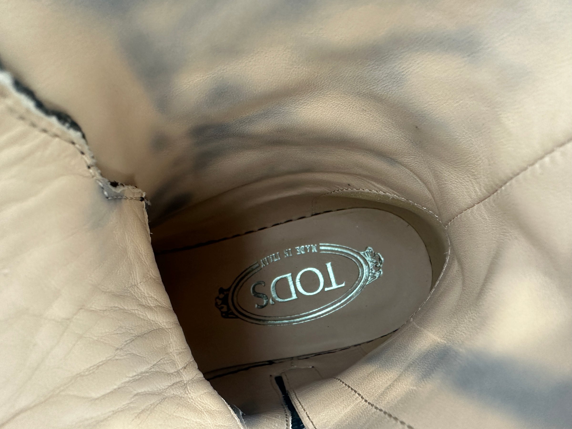 Crinkled Black Patent Leather Ankle Boots Size 37