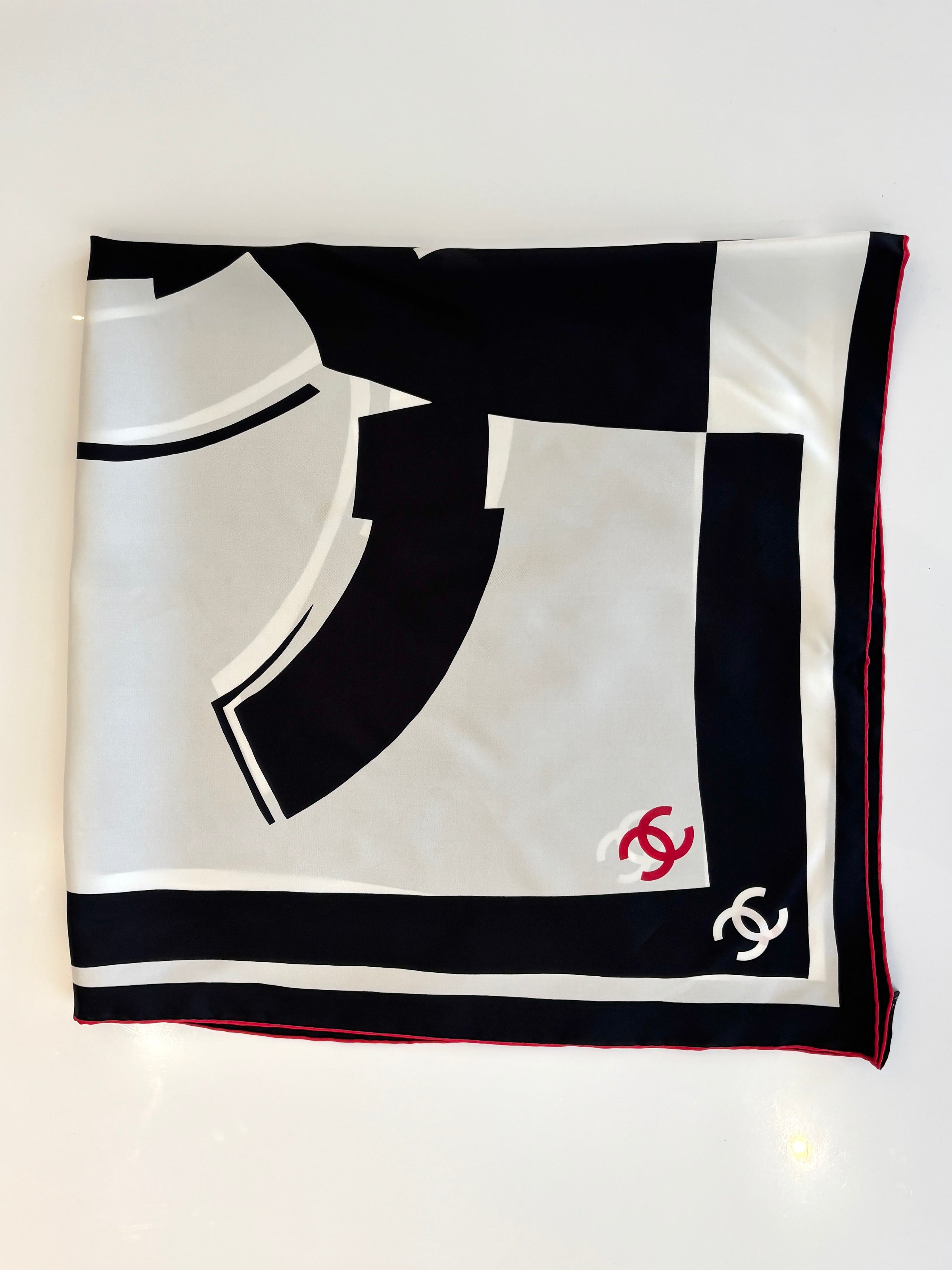 Coco Mark Scarf Silk in Black / White / Red