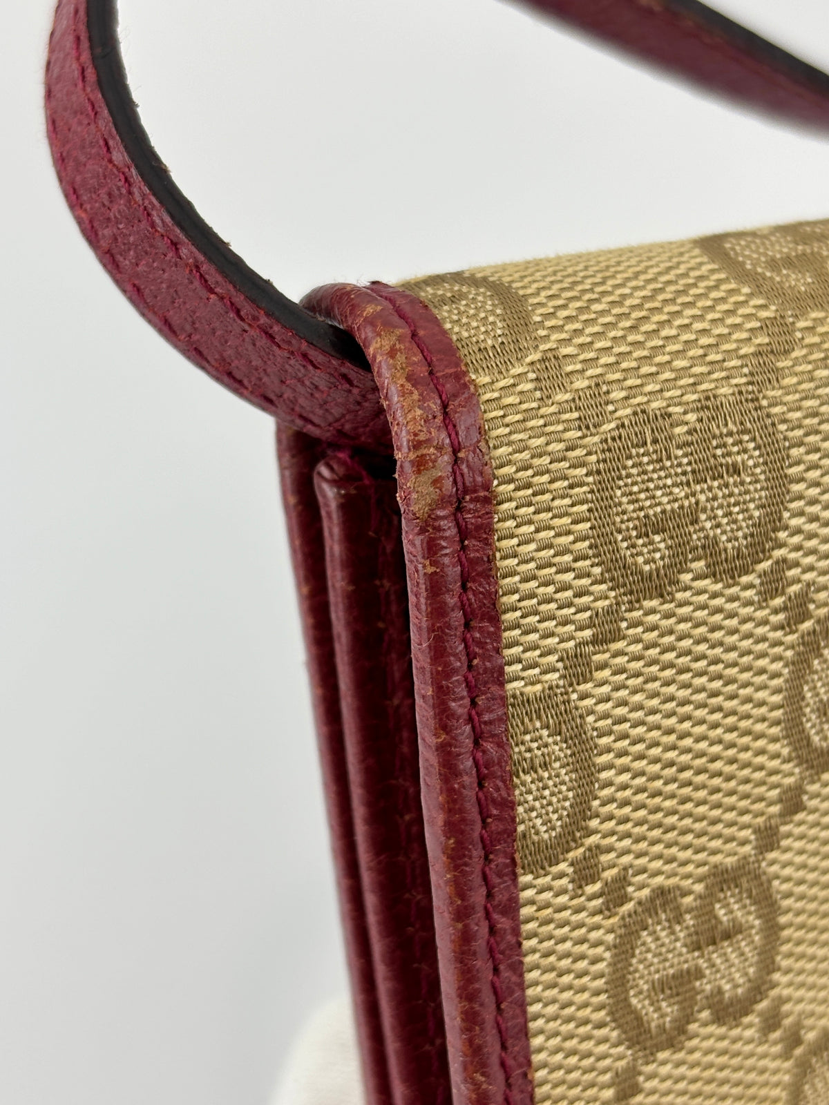 Vintage Bamboo Clutch Bag in Beige / Red GG Fabric