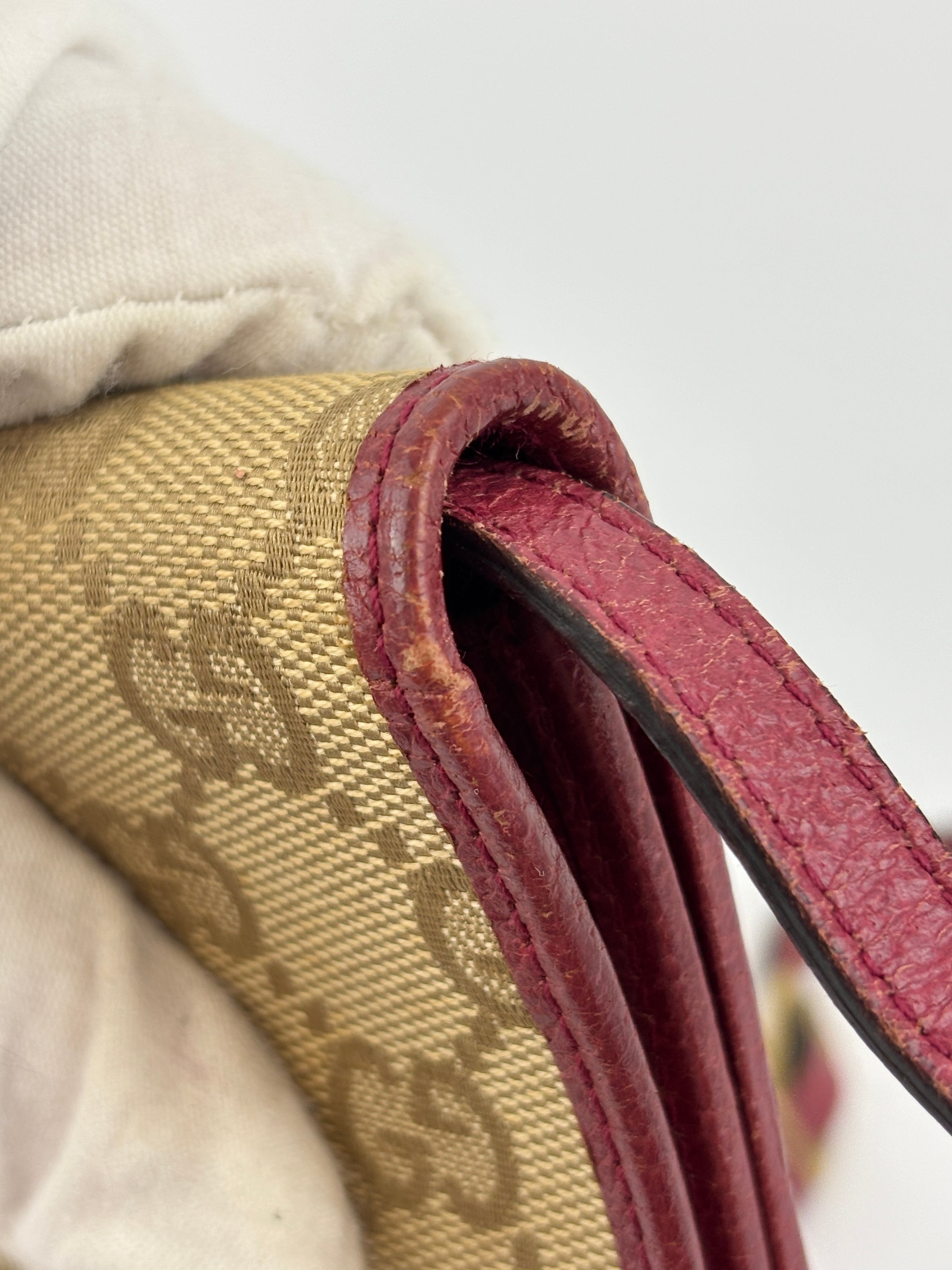 Vintage Bamboo Clutch Bag in Beige / Red GG Fabric