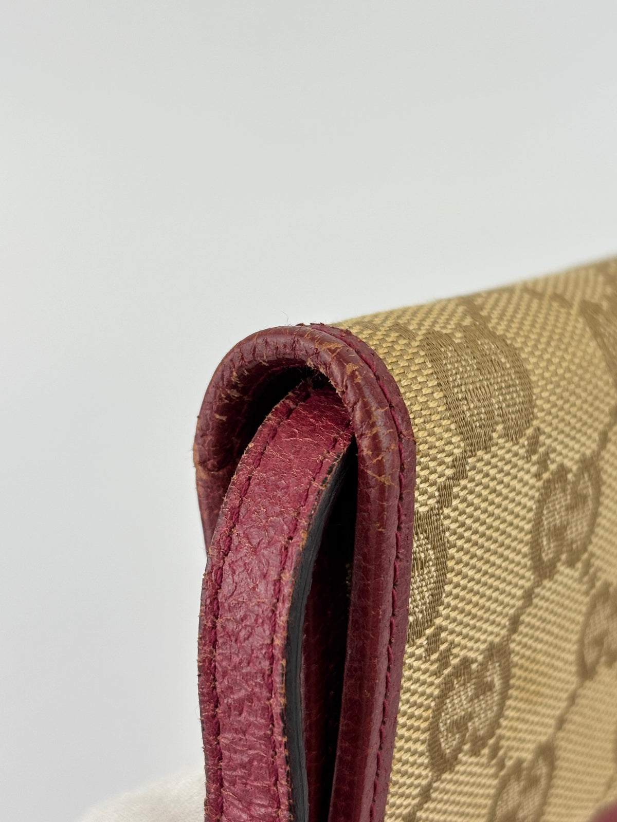 Vintage Bamboo Clutch Bag in Beige / Red GG Fabric