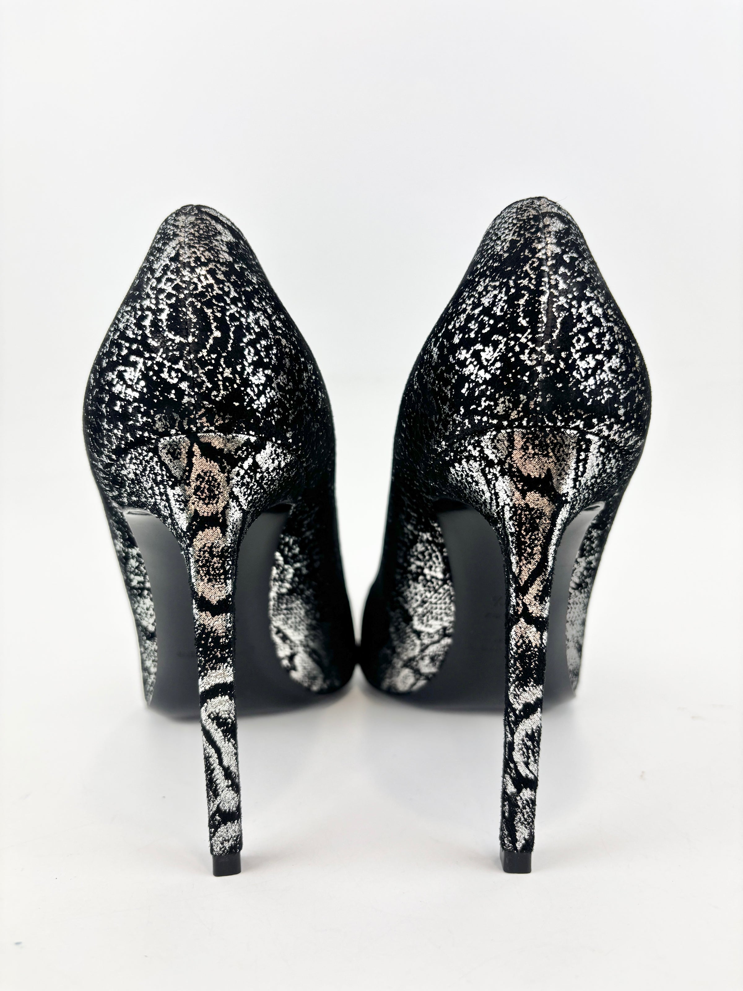 Suede Foil Print Pumps in Black / Silver Size 40.5