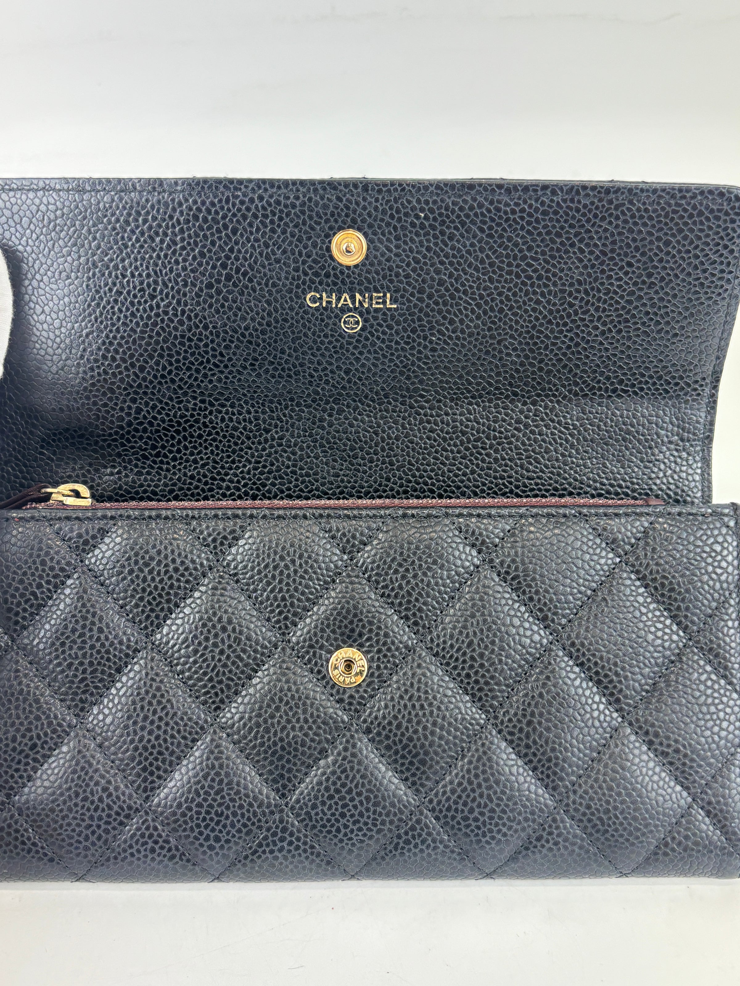 A50096 Flap Wallet Black Caviar Leather GHW