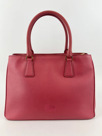BN1874 Galleria Medium Saffiano Lux Single Zip Tote Peonia