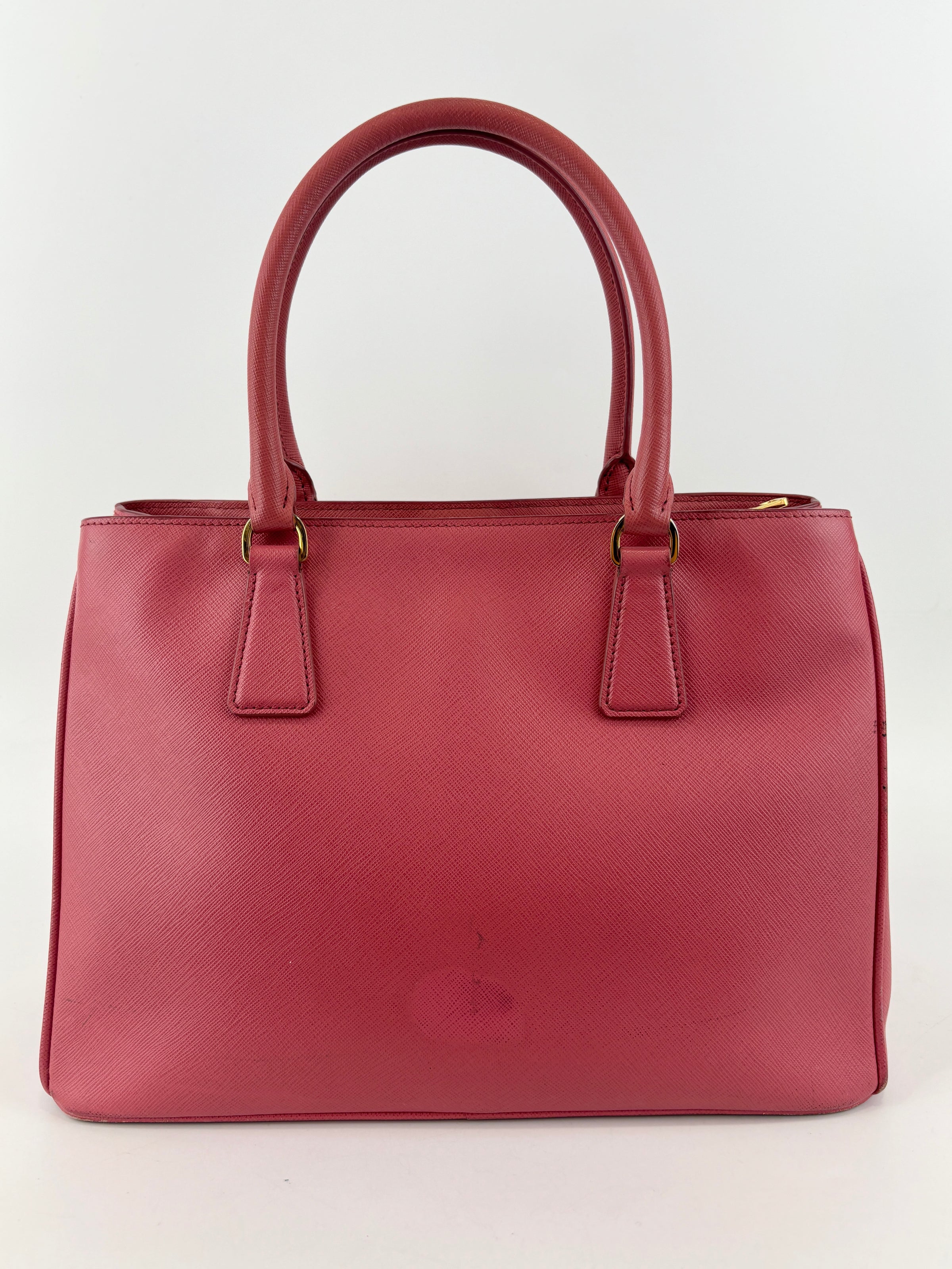 BN1874 Galleria Medium Saffiano Lux Single Zip Tote Peonia