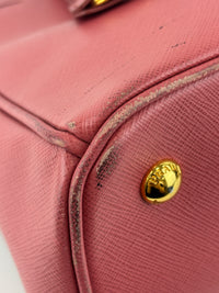 BN1874 Galleria Medium Saffiano Lux Single Zip Tote Peonia
