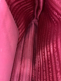 BN1874 Galleria Medium Saffiano Lux Single Zip Tote Peonia