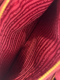 BN1874 Galleria Medium Saffiano Lux Single Zip Tote Peonia