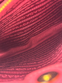 BN1874 Galleria Medium Saffiano Lux Single Zip Tote Peonia