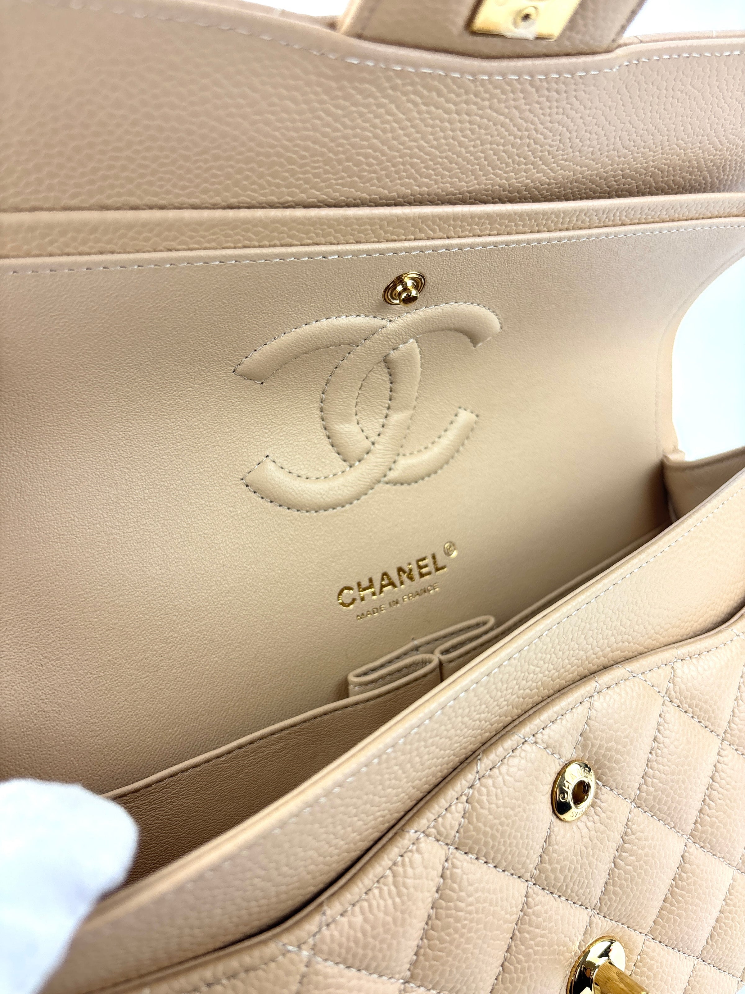 Classic Flap Medium Beige Caviar GHW - Glampot