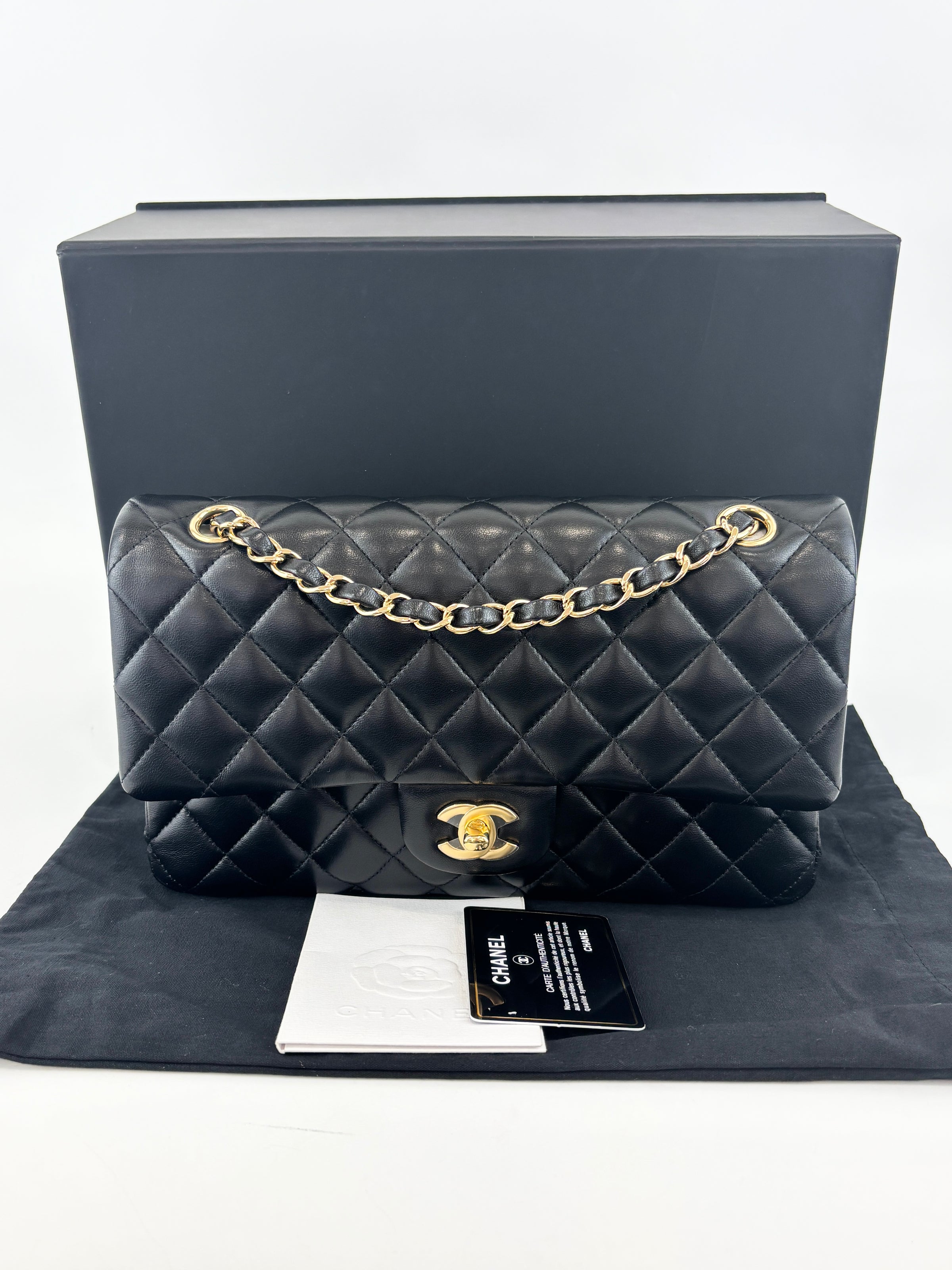 Classic Medium Flap Lambskin Black GHW