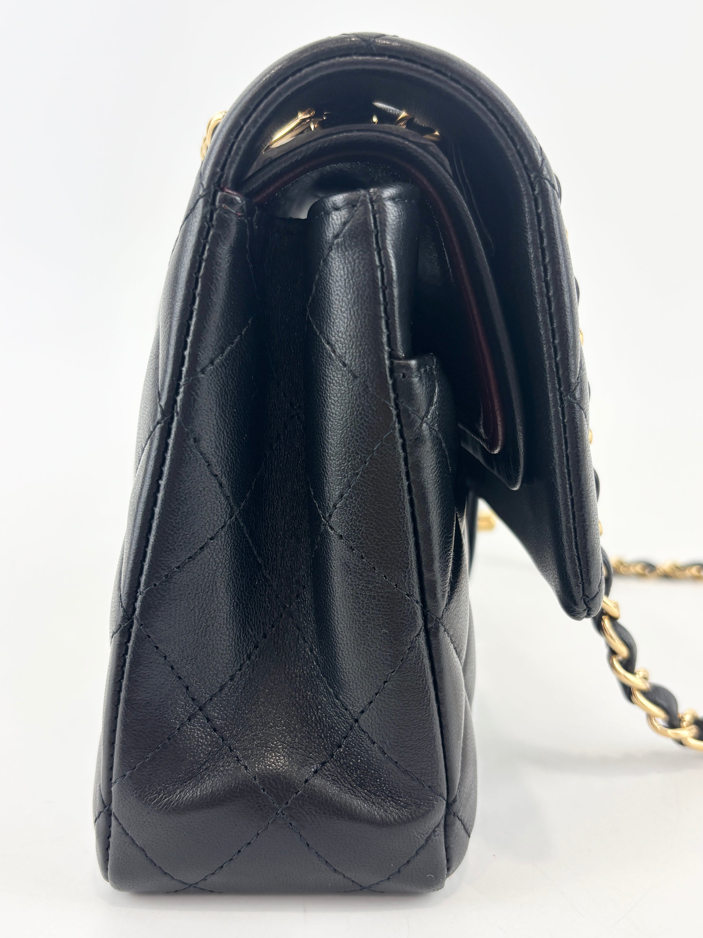 Classic Medium Flap Lambskin Black GHW