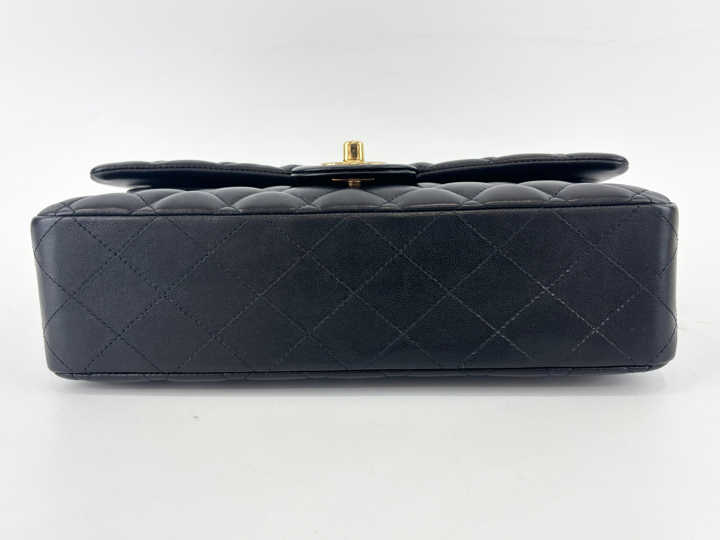Classic Medium Flap Lambskin Black GHW