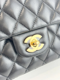 Classic Medium Flap Lambskin Black GHW