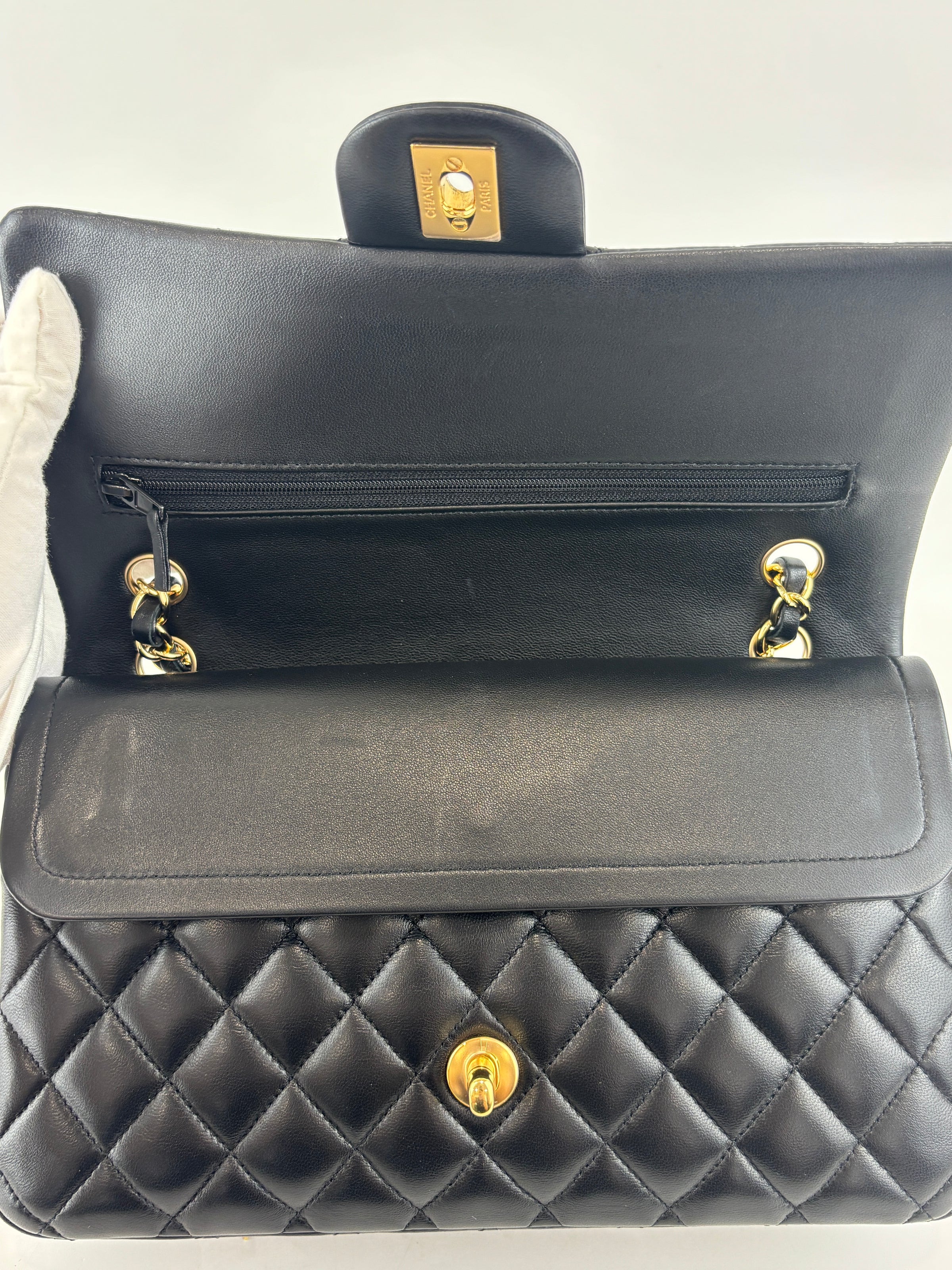 Classic Medium Flap Lambskin Black GHW