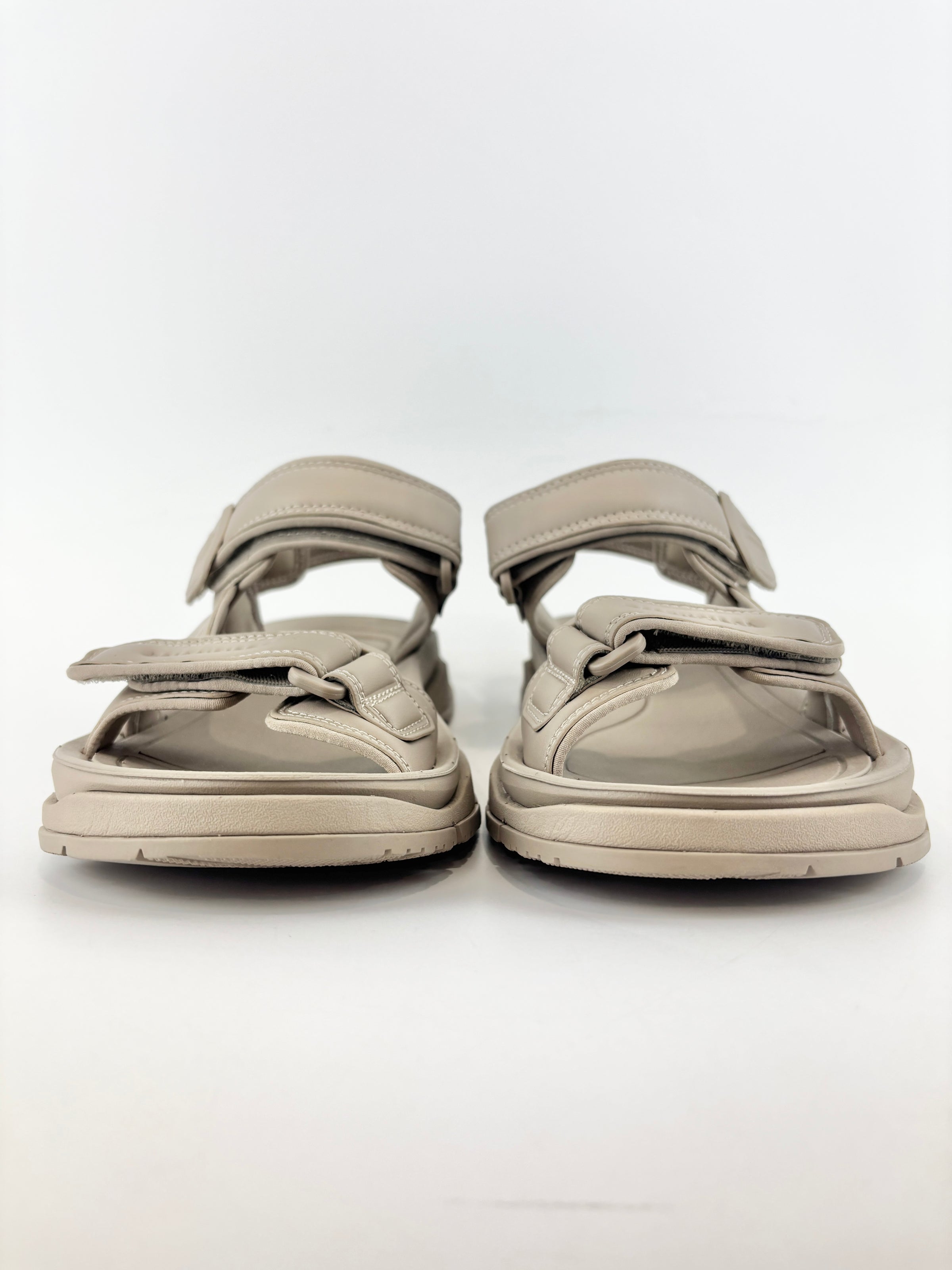 Tourist Sandals in Taupe Faux Leather Size 41