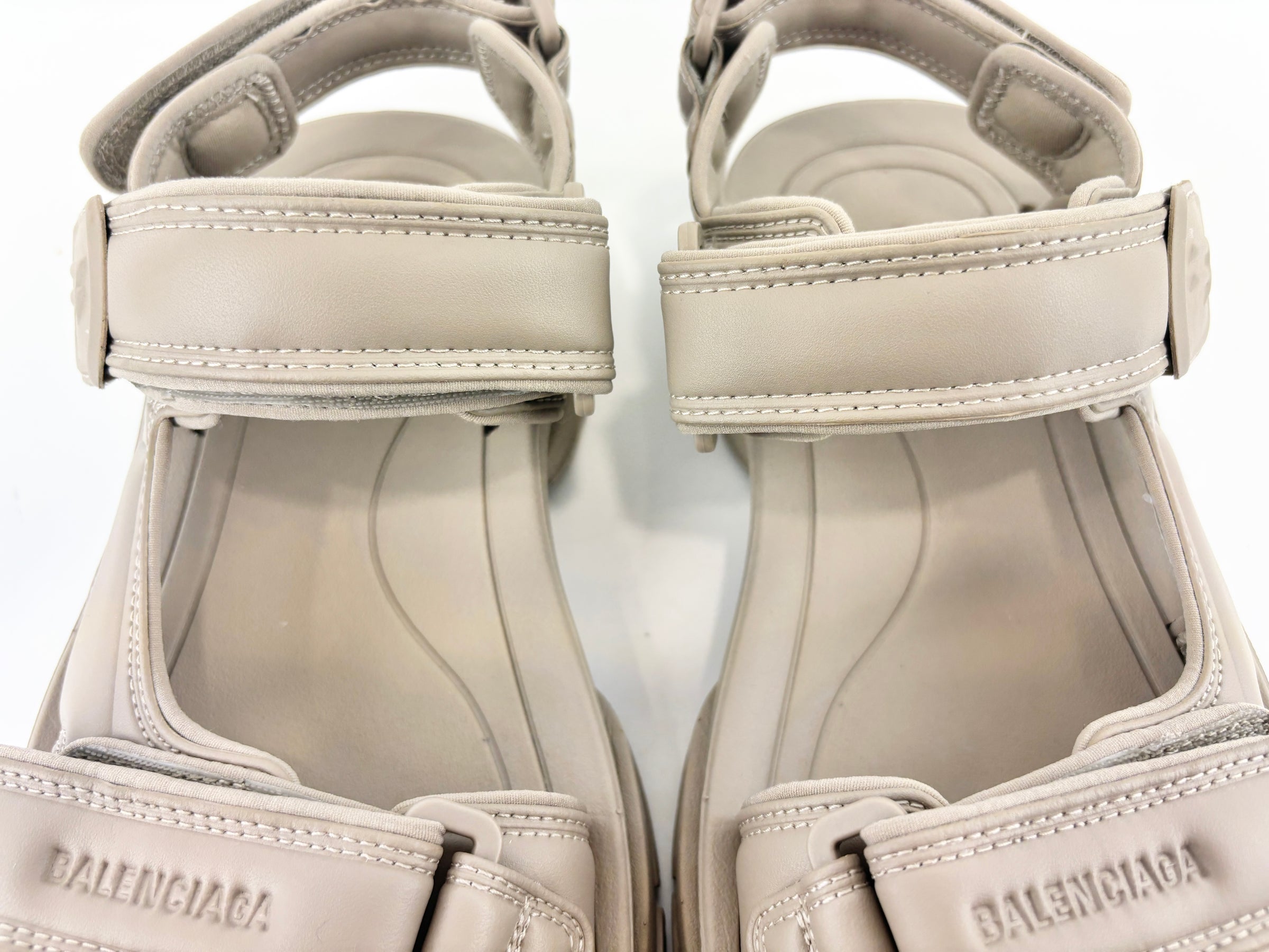 Tourist Sandals in Taupe Faux Leather Size 41