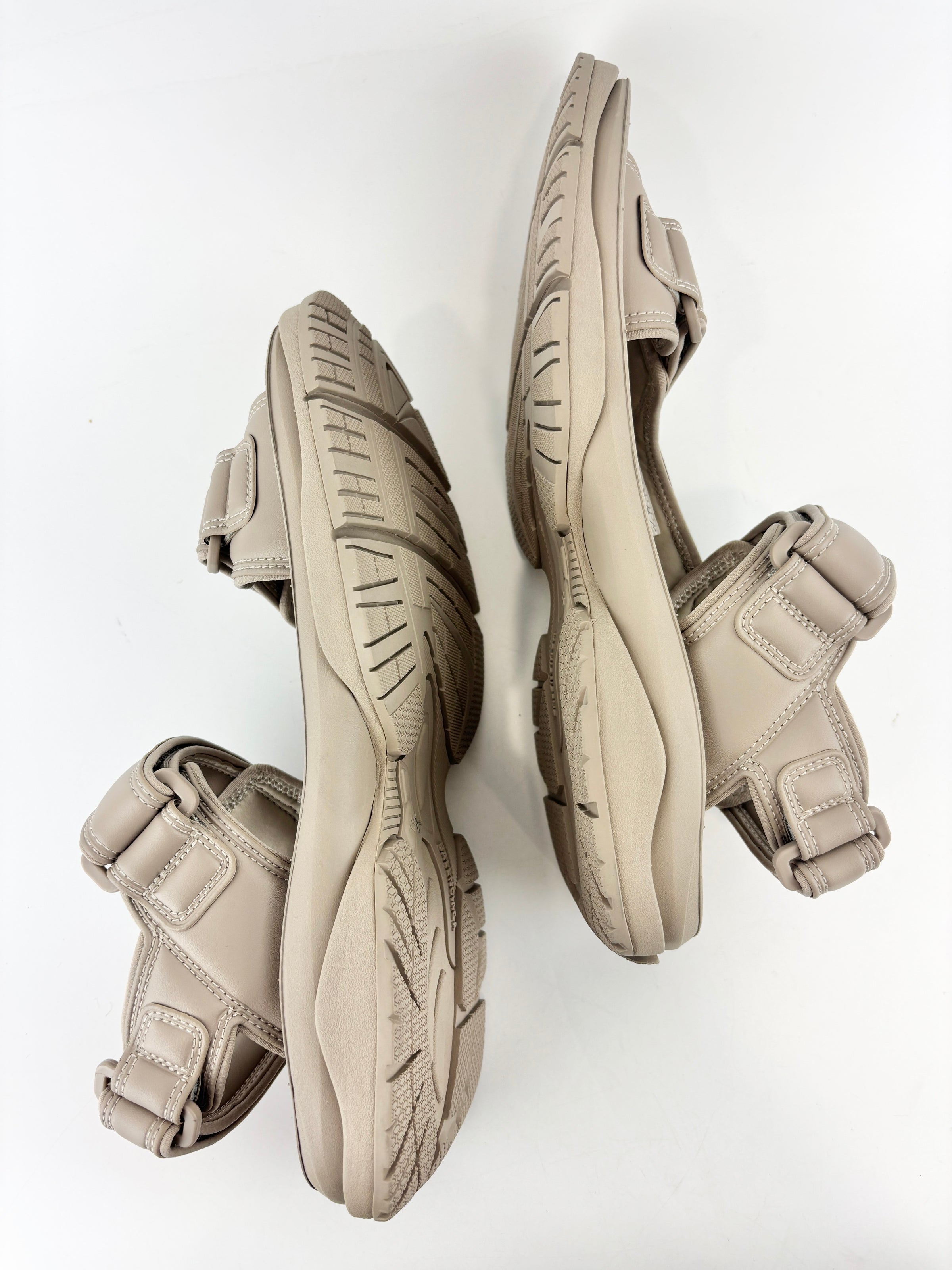 Tourist Sandals in Taupe Faux Leather Size 41