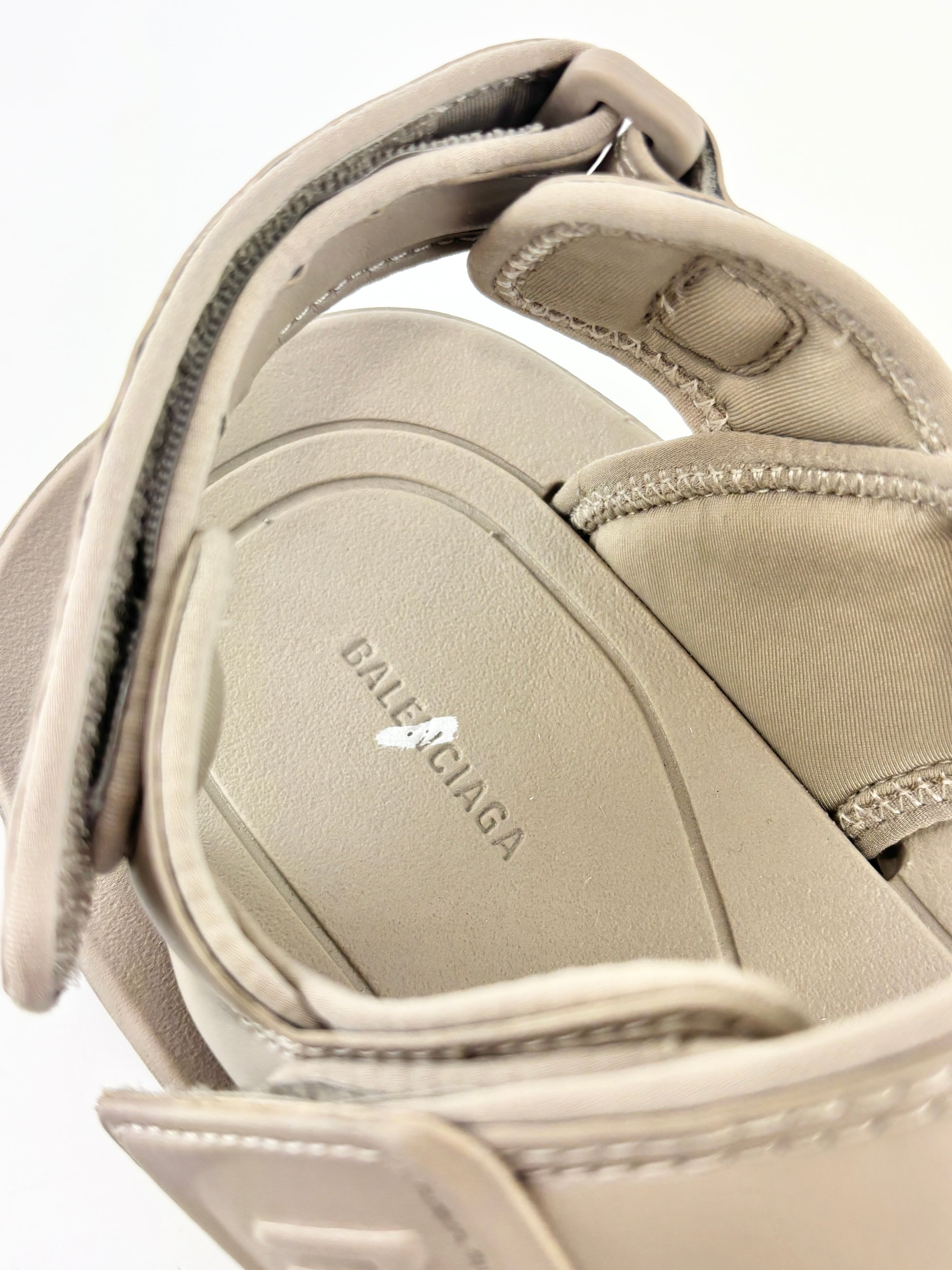 Tourist Sandals in Taupe Faux Leather Size 41
