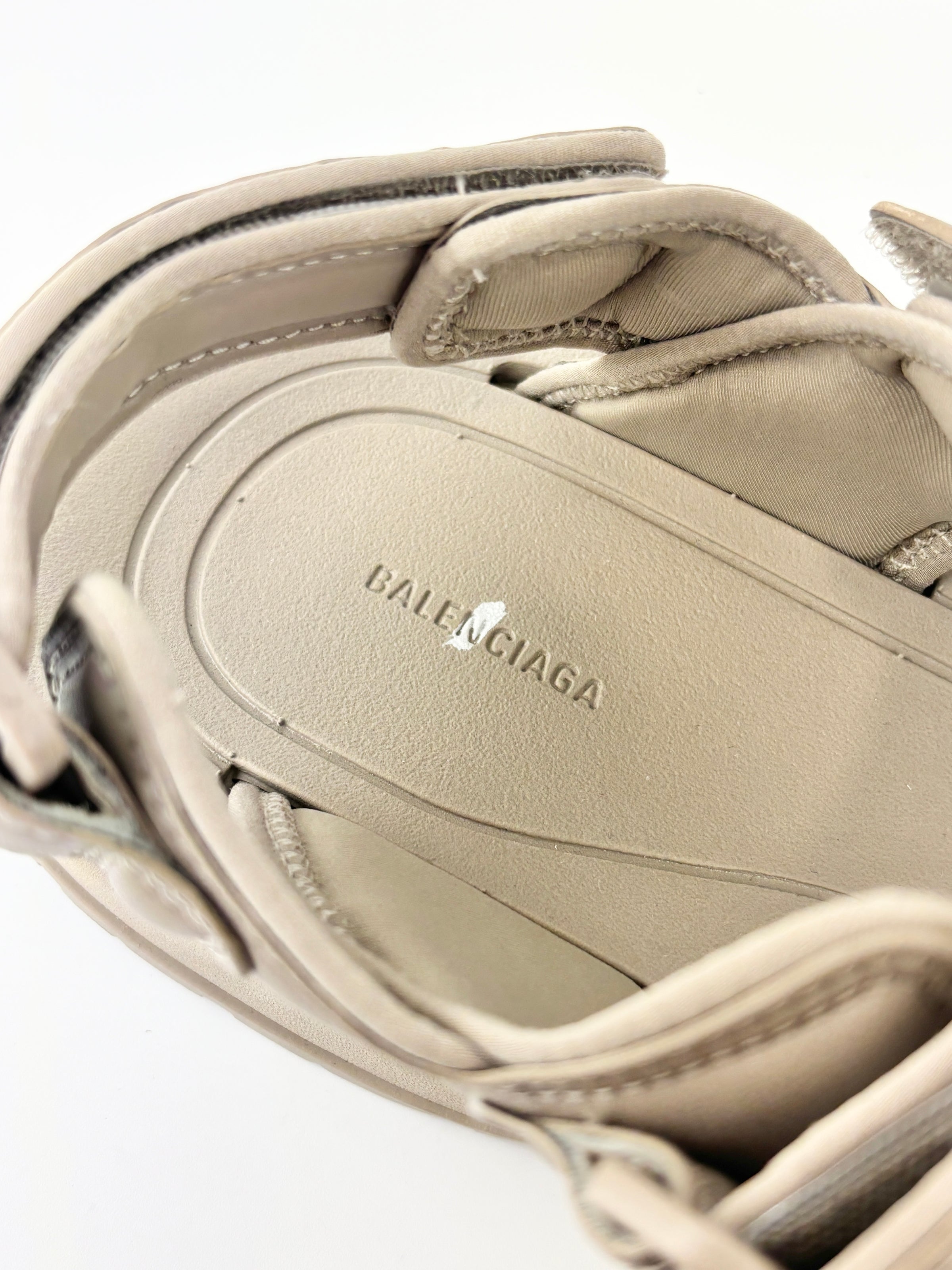 Tourist Sandals in Taupe Faux Leather Size 41