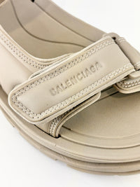 Tourist Sandals in Taupe Faux Leather Size 41