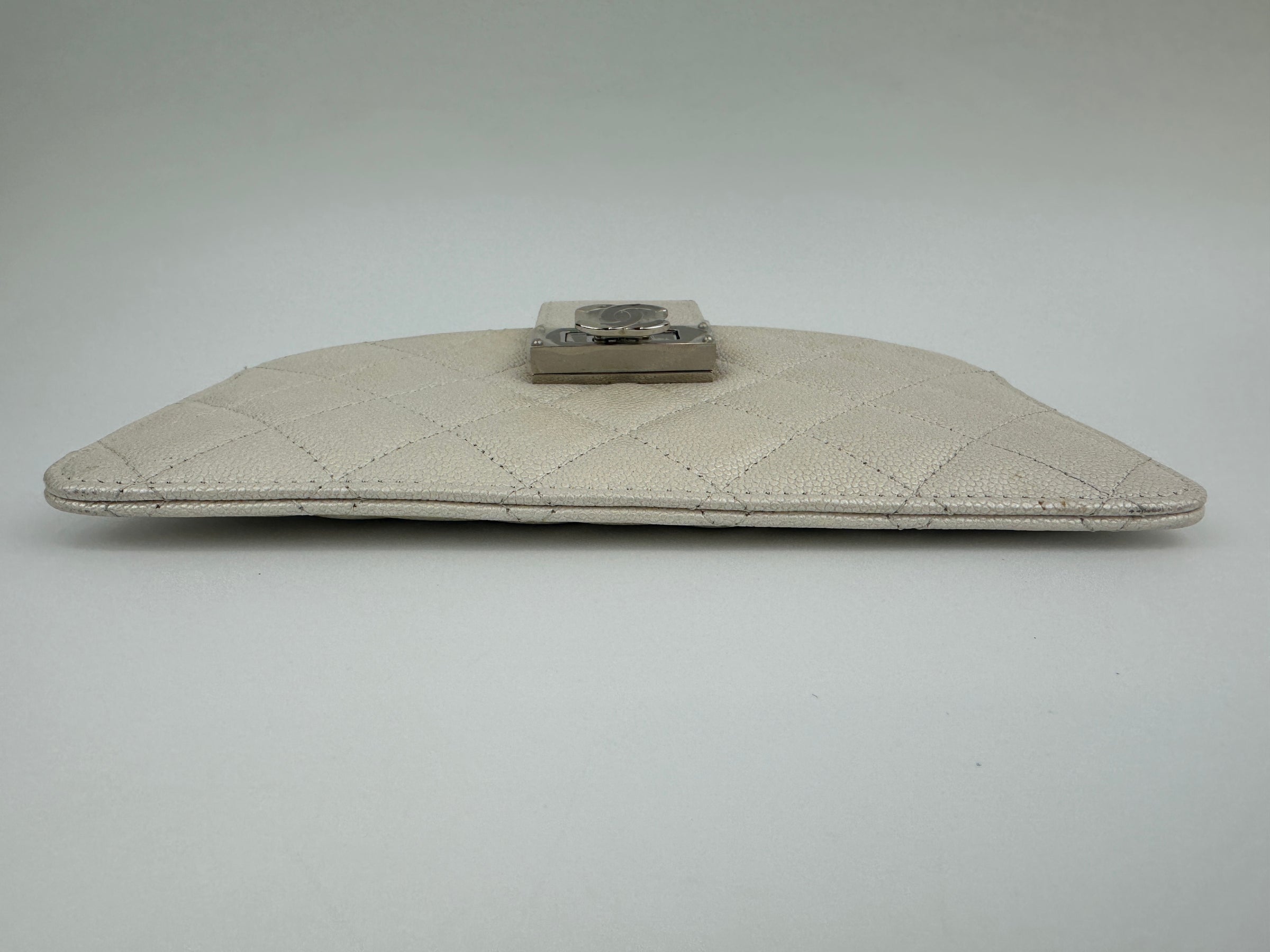 AP0154 White Caviar Leather Pouch with Interlocking CC SHW